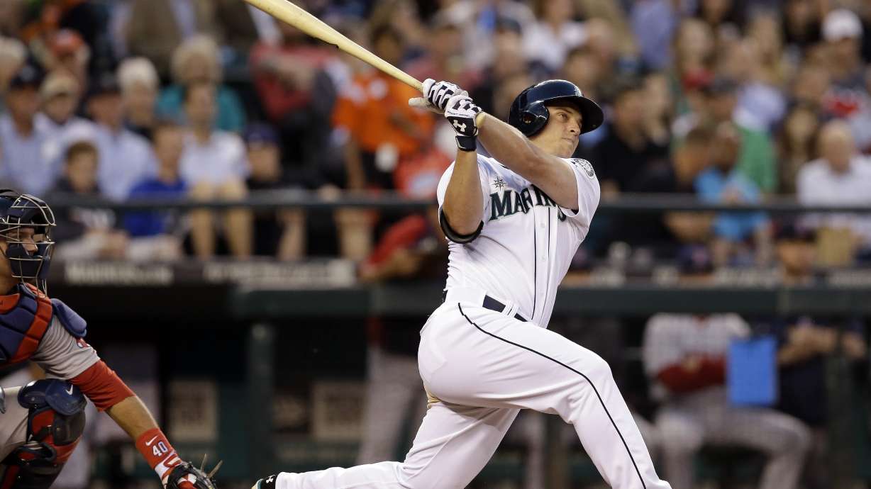 Seager slugs Seattle past Boston 8-2
