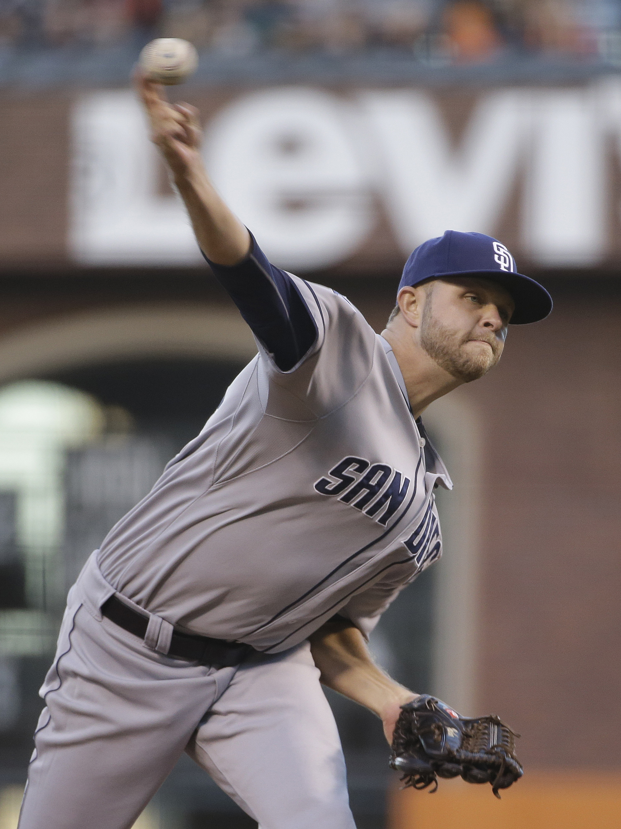 Hahn wins third straight in Padres victory