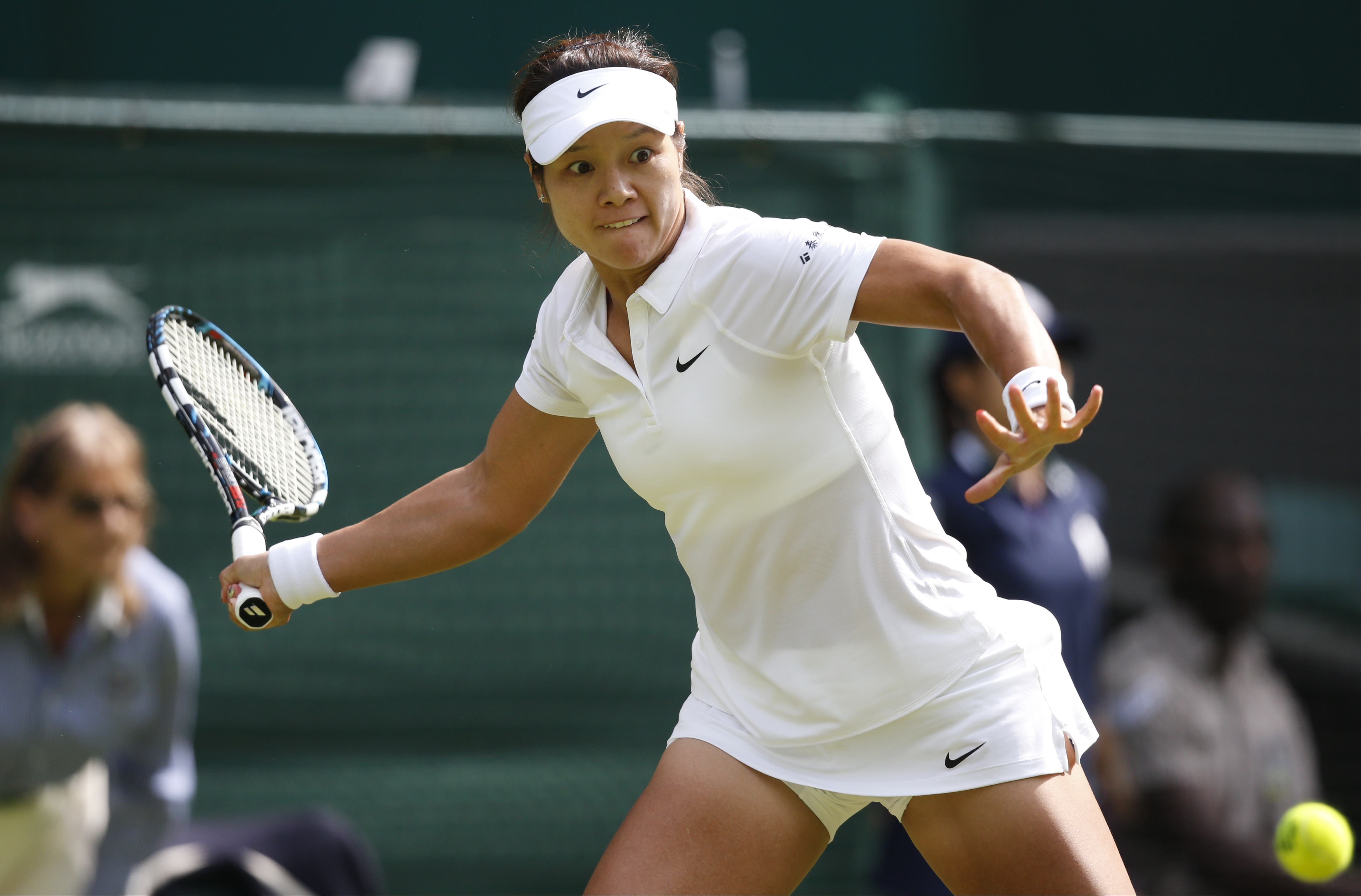Confident Li Na advances to Wimbledon's 3rd round