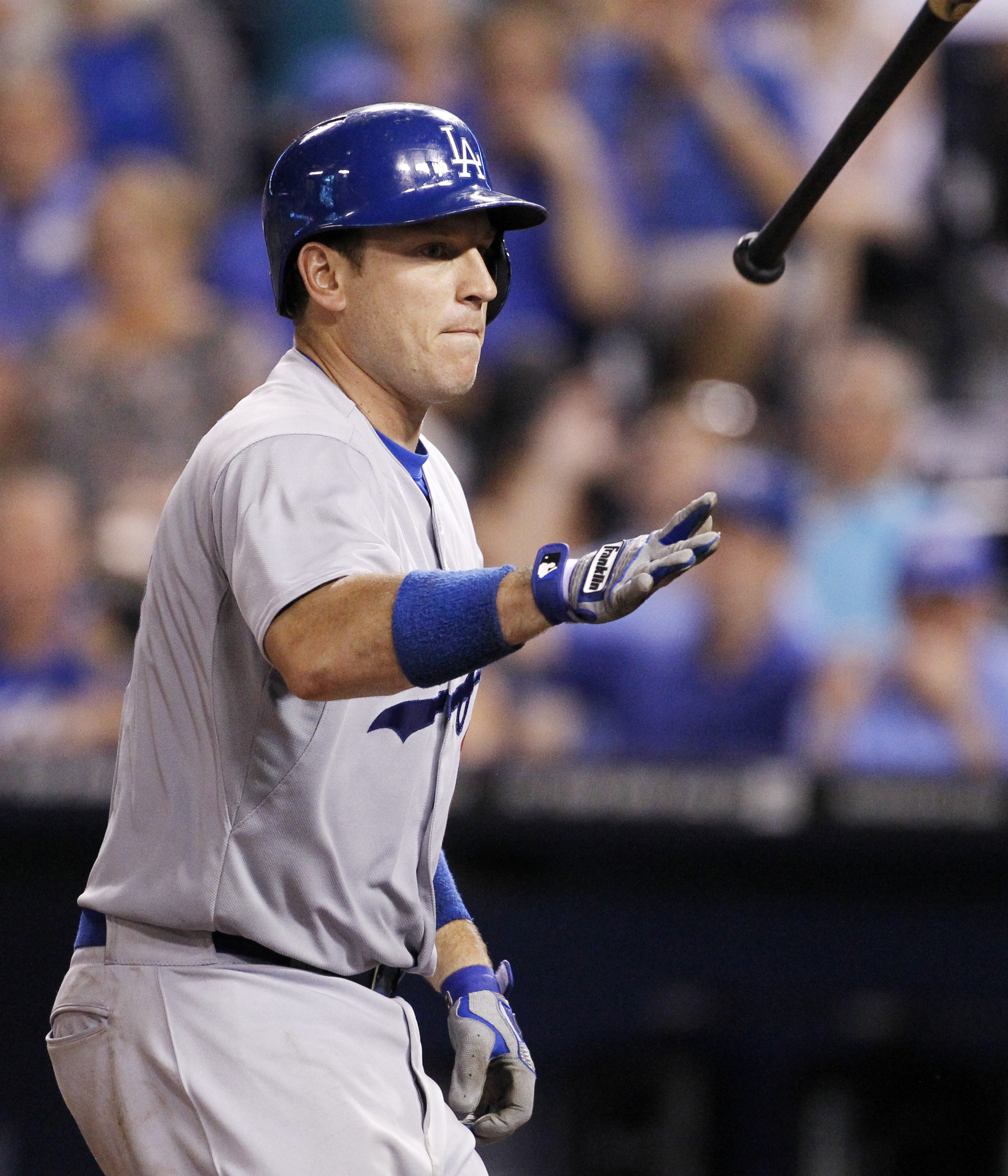 Davis hits batter, Royals fall 5-4 to Dodgers