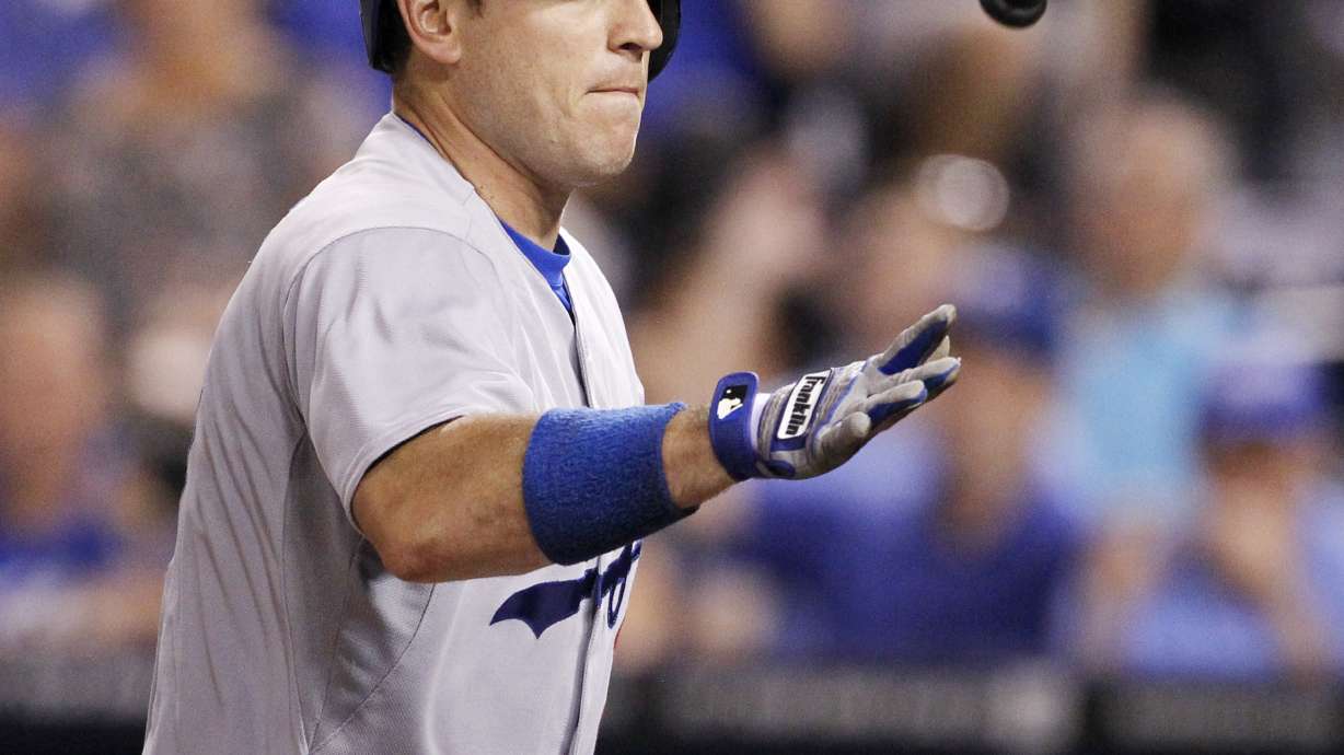 Davis hits batter, Royals fall 5-4 to Dodgers