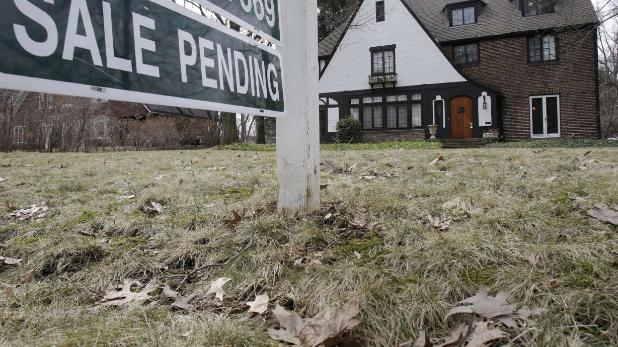 Average US 30-year mortgage rate falls to 4.14 pct