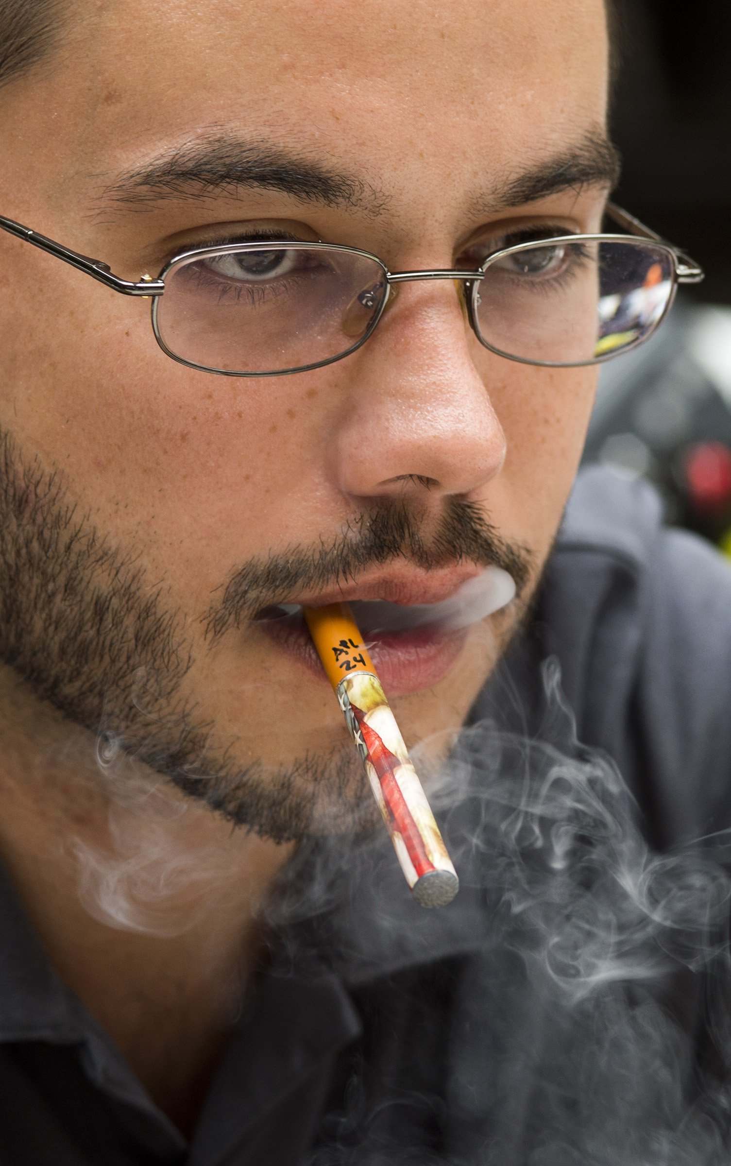 E-cigarettes a boon for smokers but raise alarms
