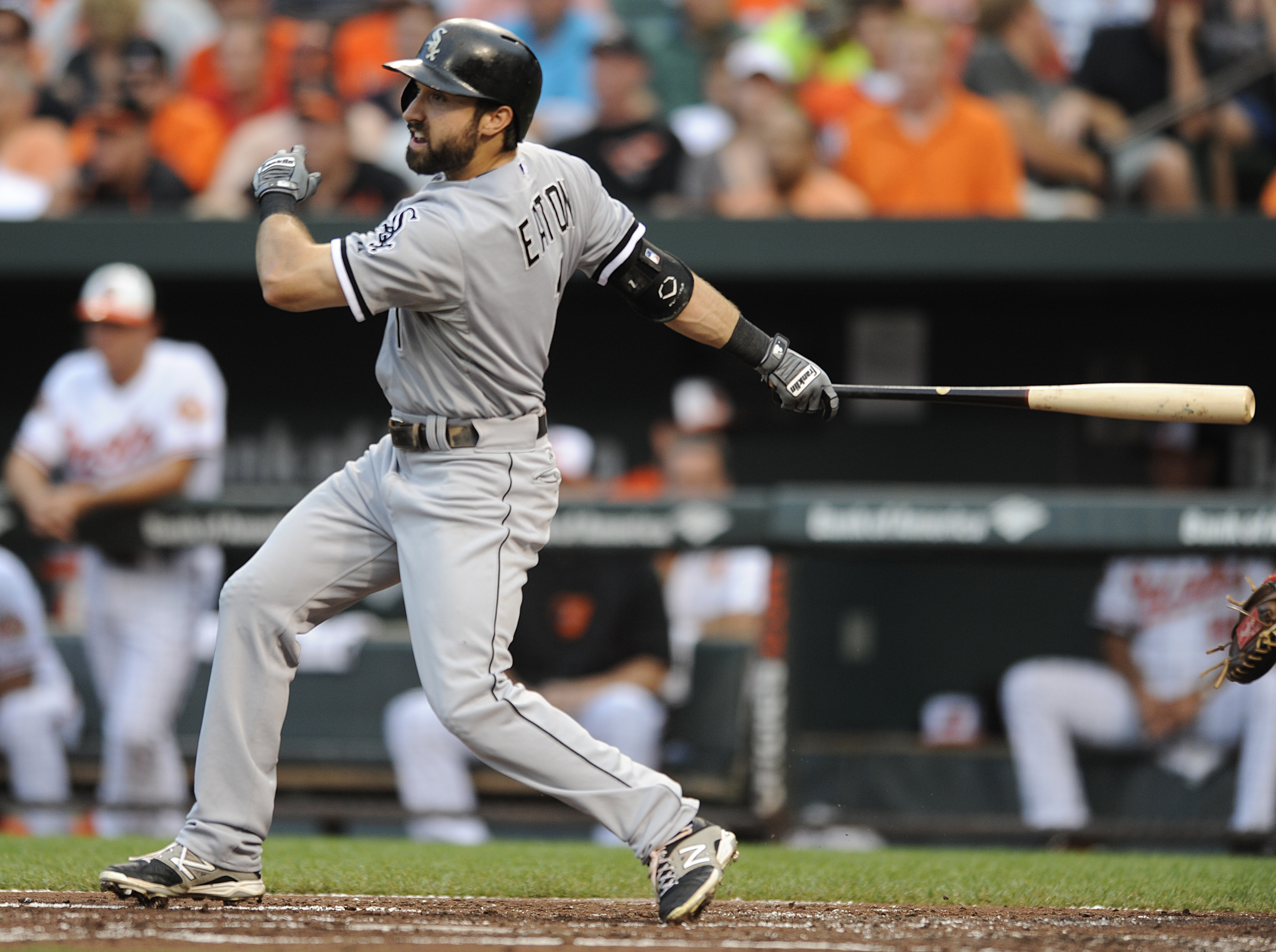 White Sox OF Eaton leaves game with leg cramps