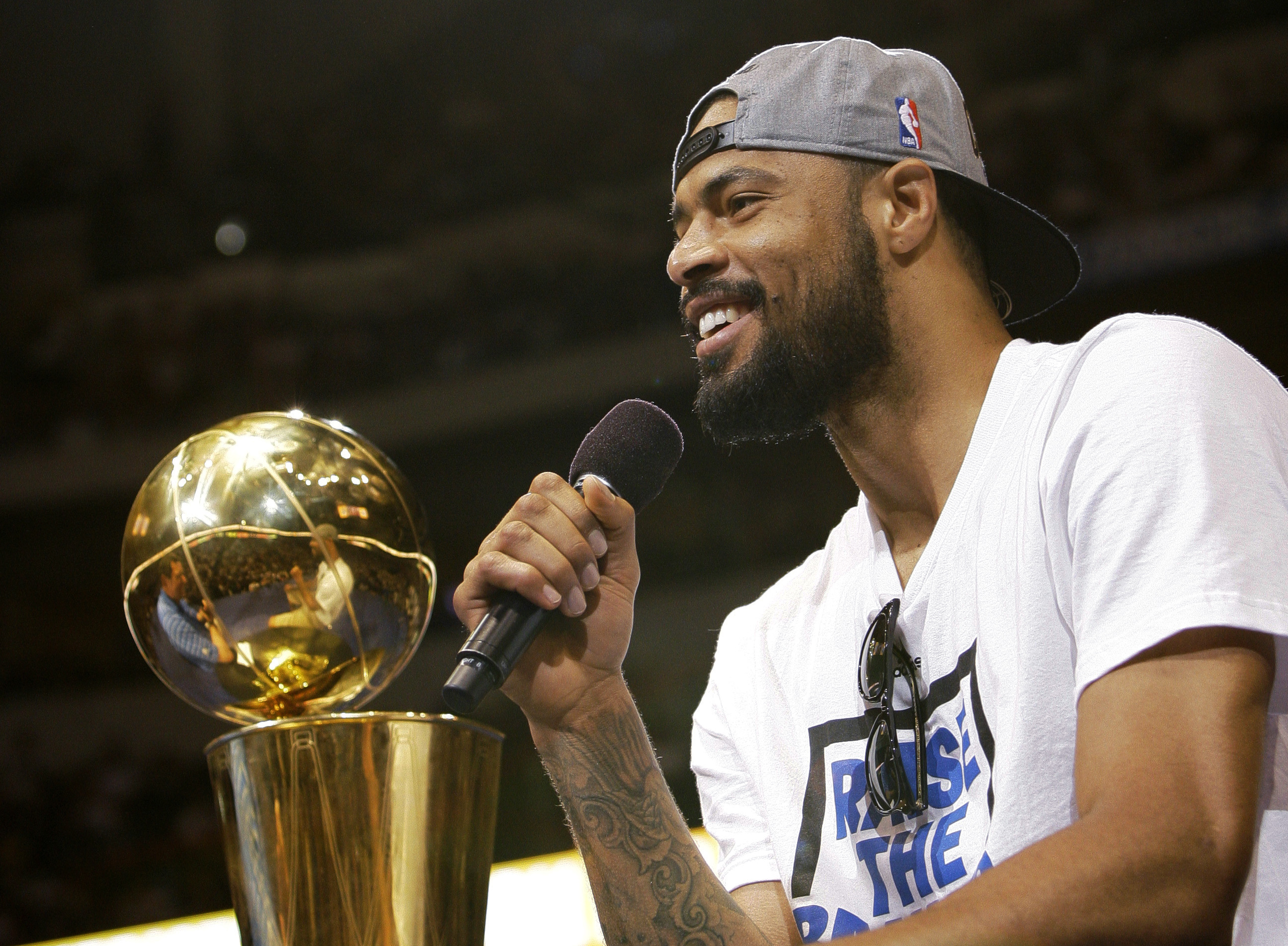 Chandler deal puts focus on free agency for Mavs