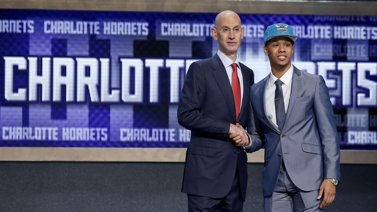 AP Source: Hornets trade PG Napier to Heat
