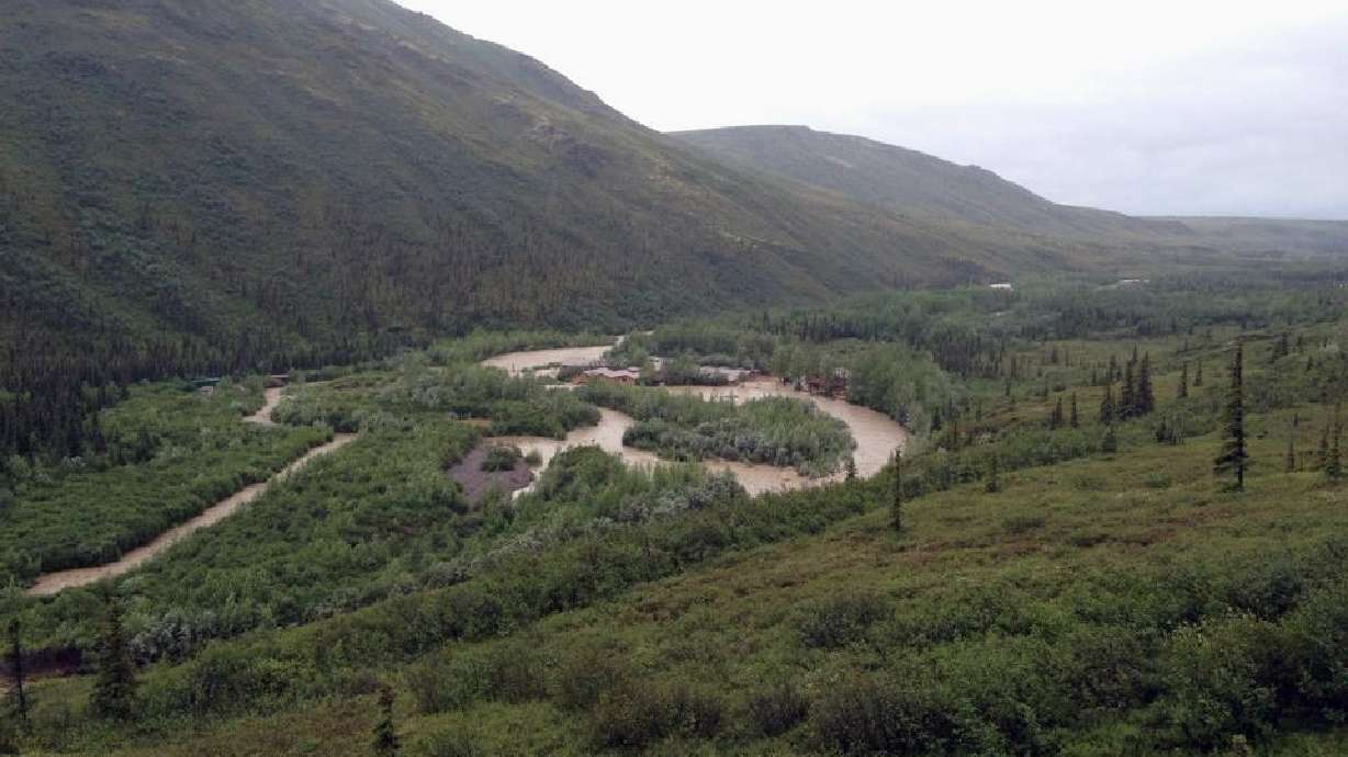 Airlift for marooned Denali guests, employees