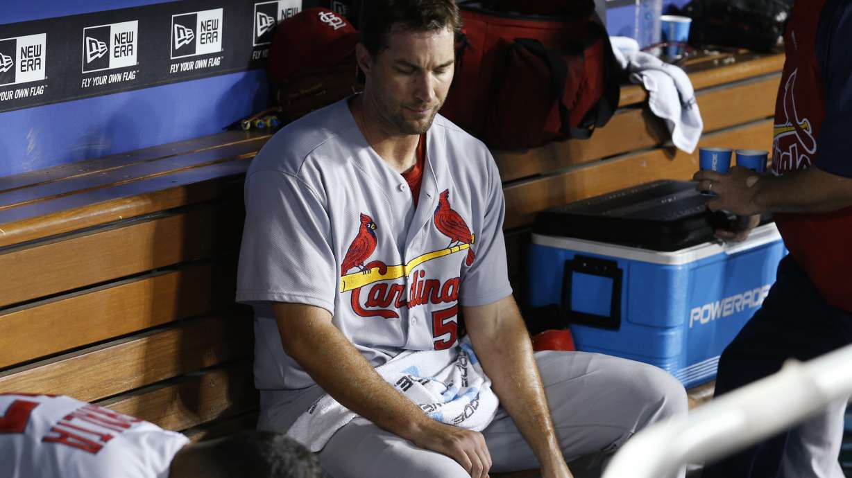 Cards lose 1-0 to Dodgers despite Wainwright's gem