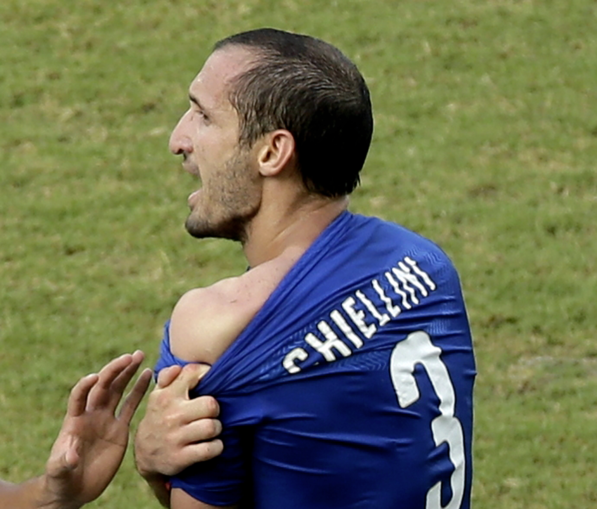 Chiellini says Suarez ban for biting him excessive