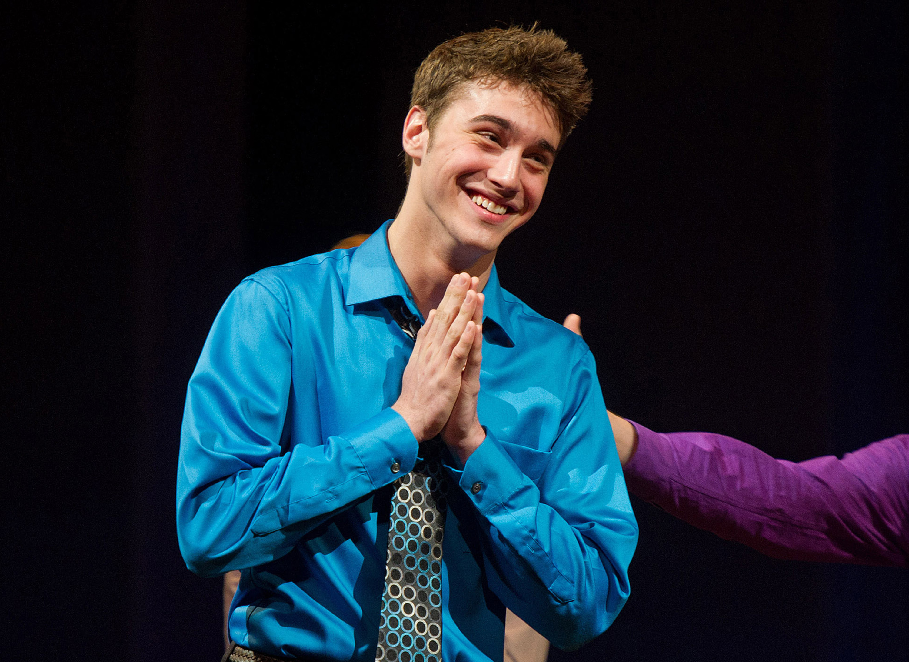 Host of 'Glee'-type contest is a former winner