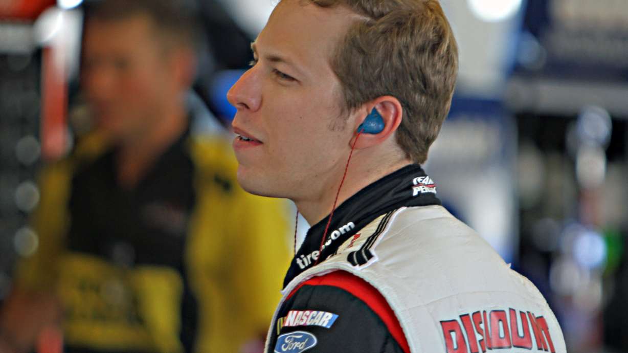 Past winners, contenders aim to solve bumpy track