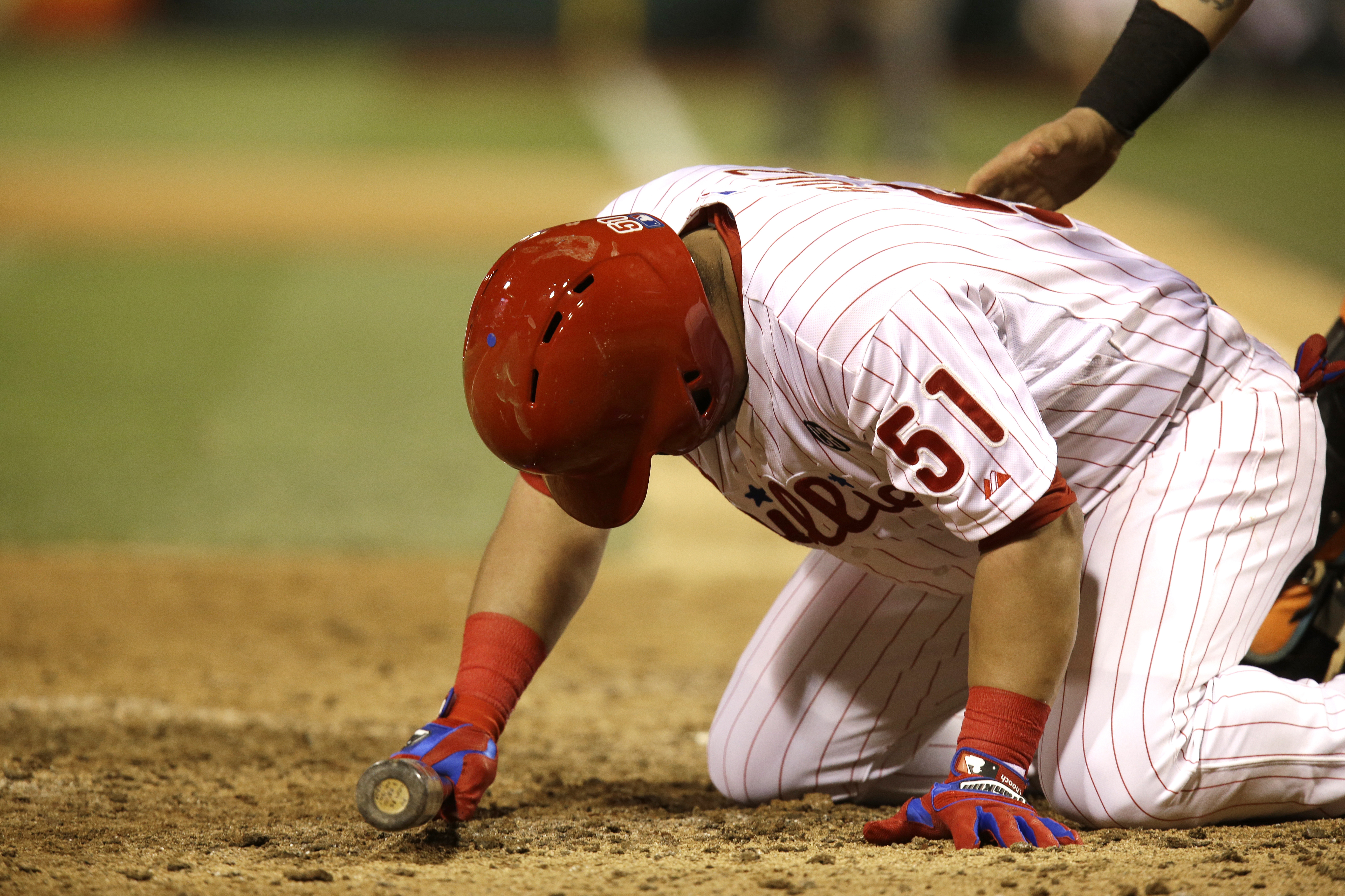 Phillies place Ruiz on 7-day DL