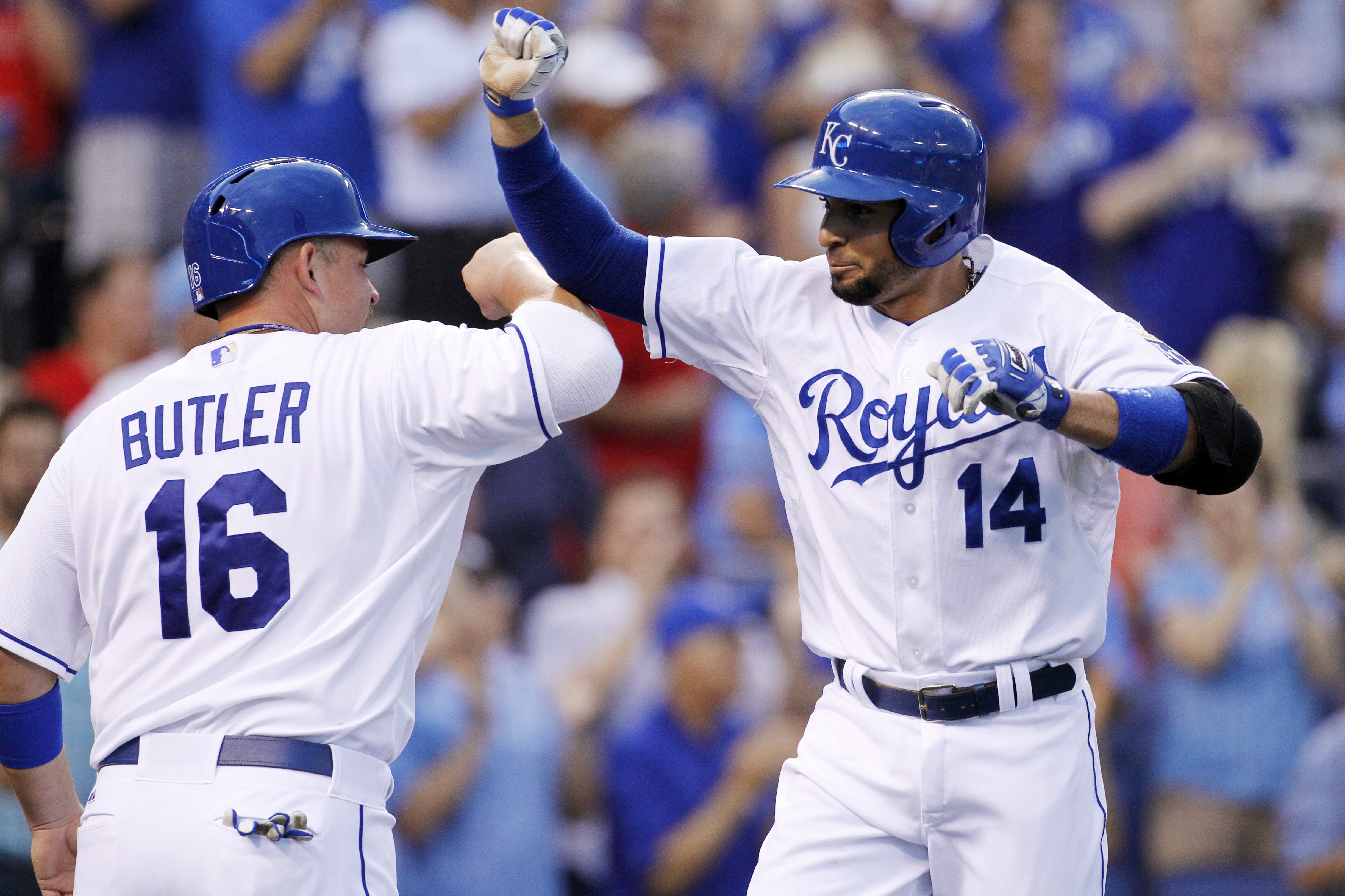 Infante's slam sends Royals to 8-6 win over Angels