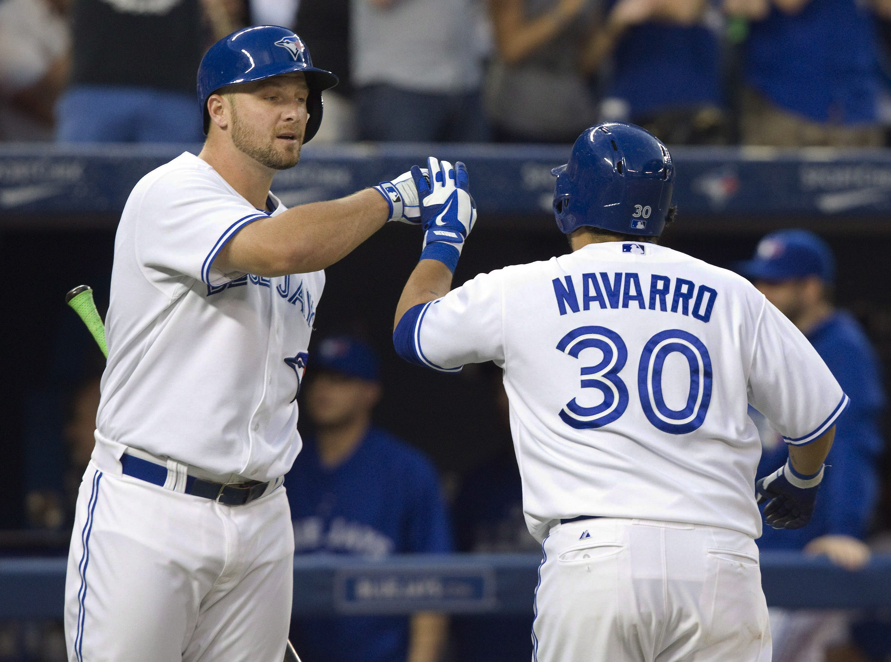 Dickey gives up 4 homers, Blue Jays lose 5-4