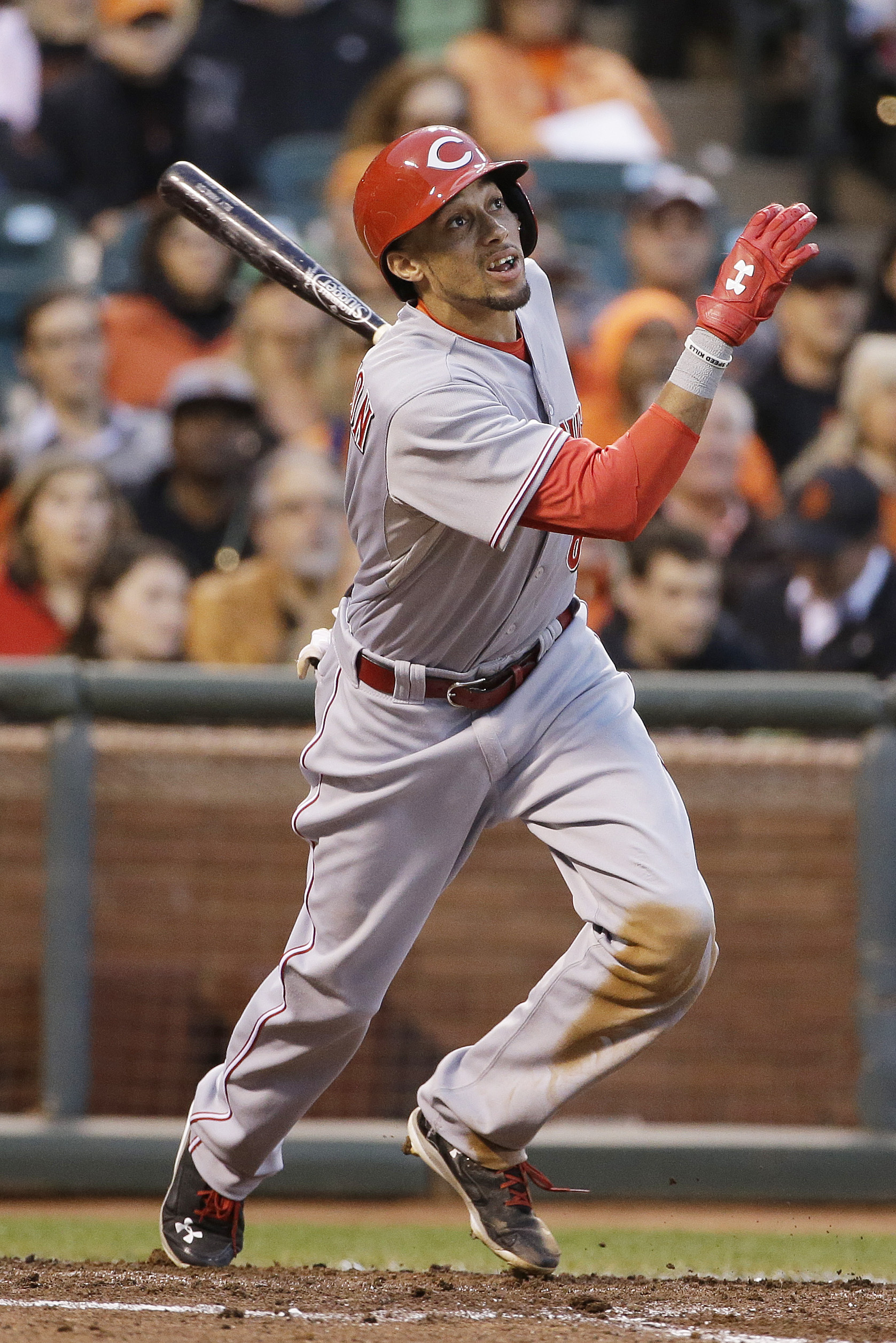 Hamilton, Bruce power Reds to 6-2 win over Giants