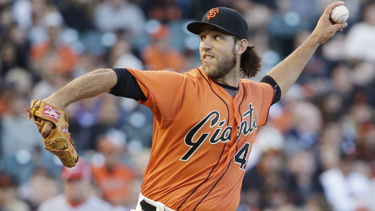 Bumgarner has one bad inning in loss to Reds