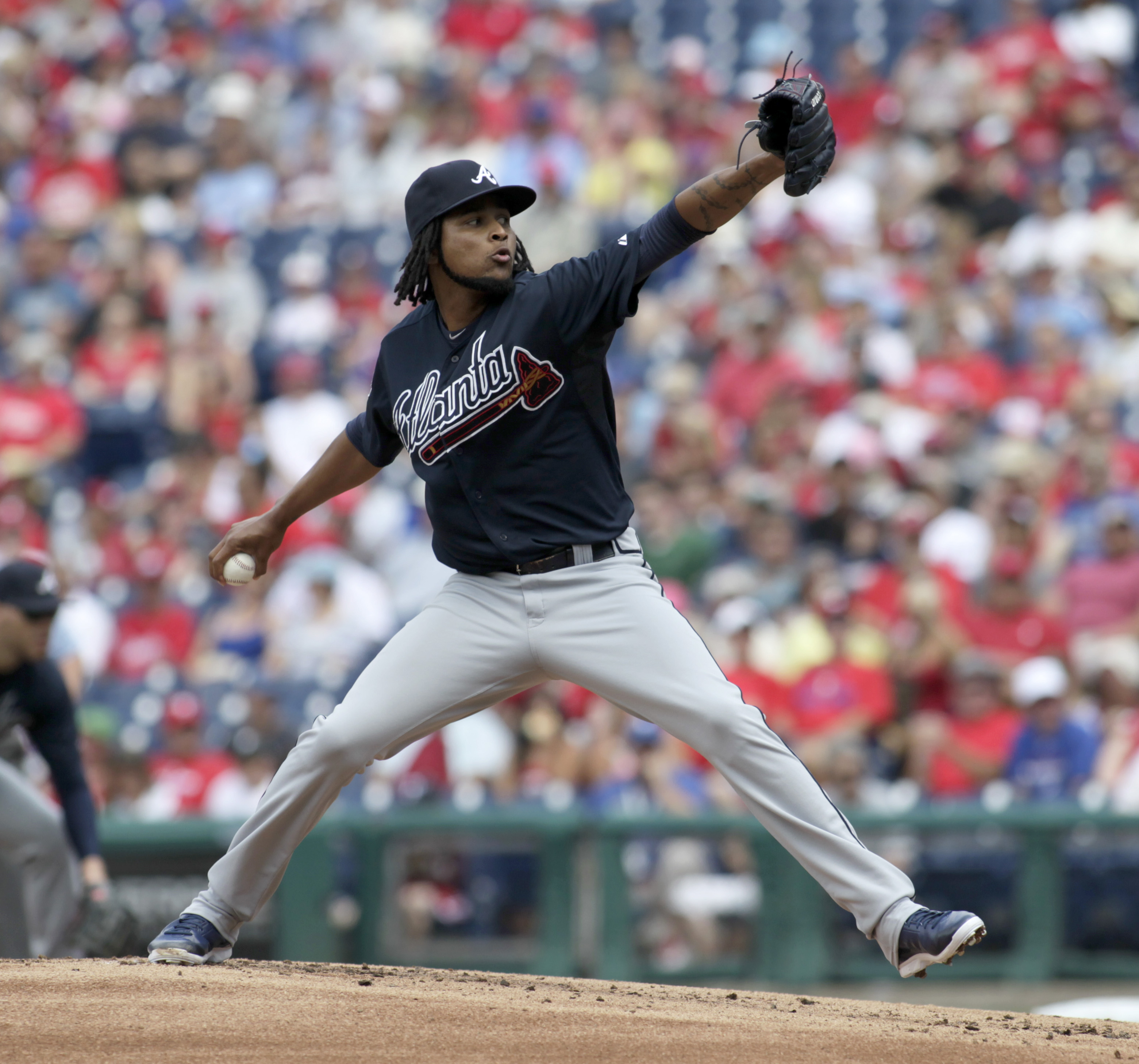 Braves win nightcap 5-1 to sweep Phillies