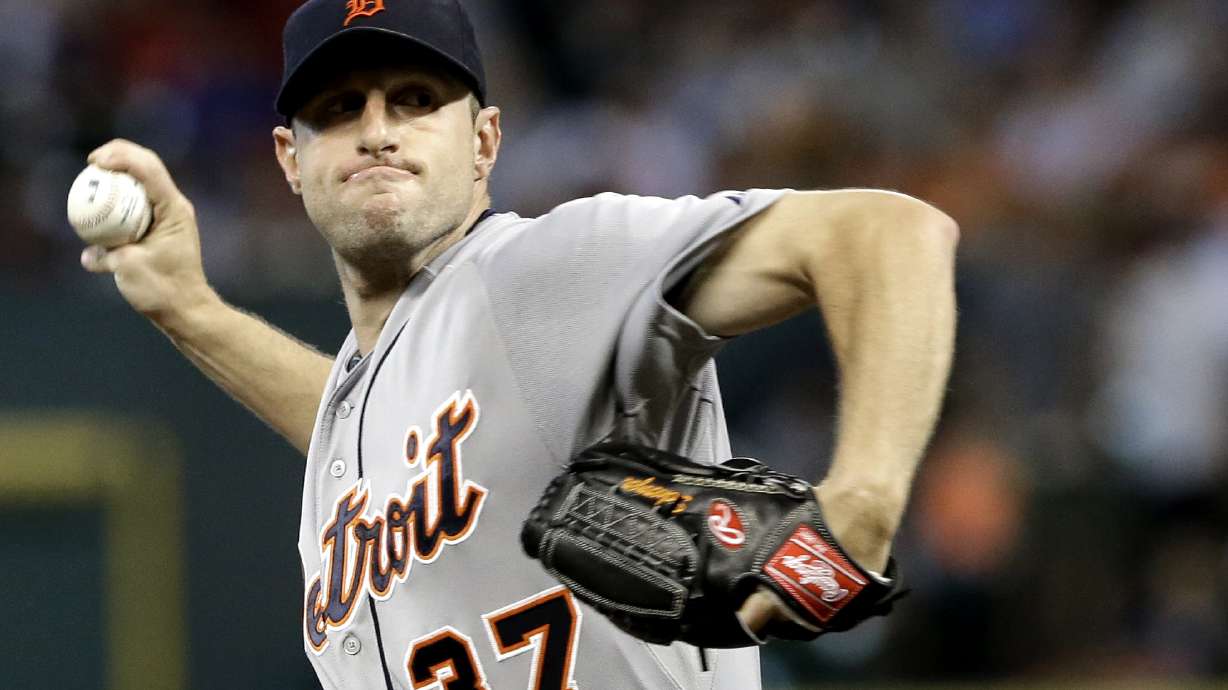 Kinsler's HR in 9th lifts Tigers over Astros 4-3