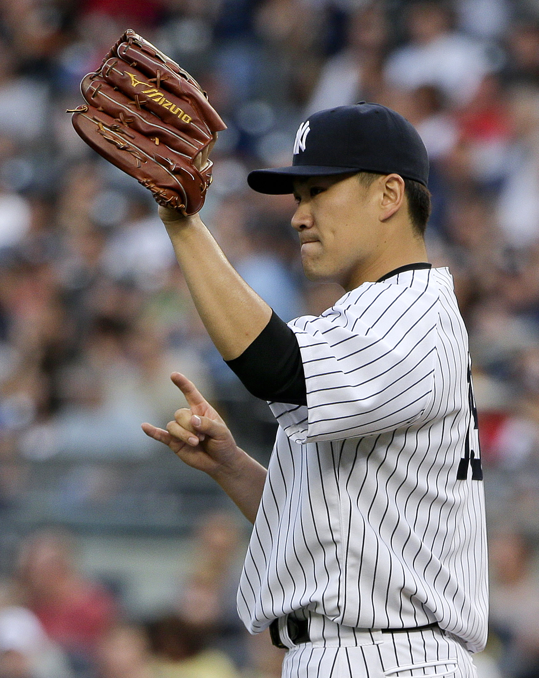 Napoli HR off Tanaka in 9th, Red Sox edge Yankees