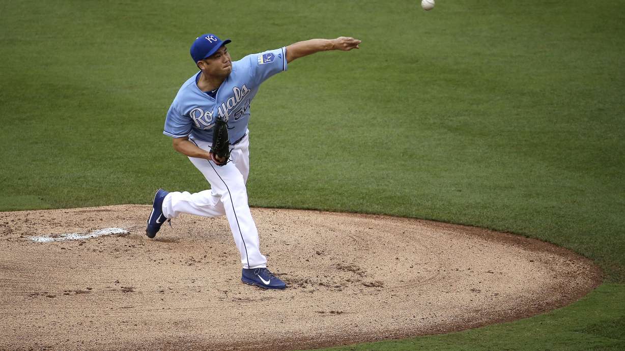 Rain derails Ventura, Royals in 6-2 loss to Angels