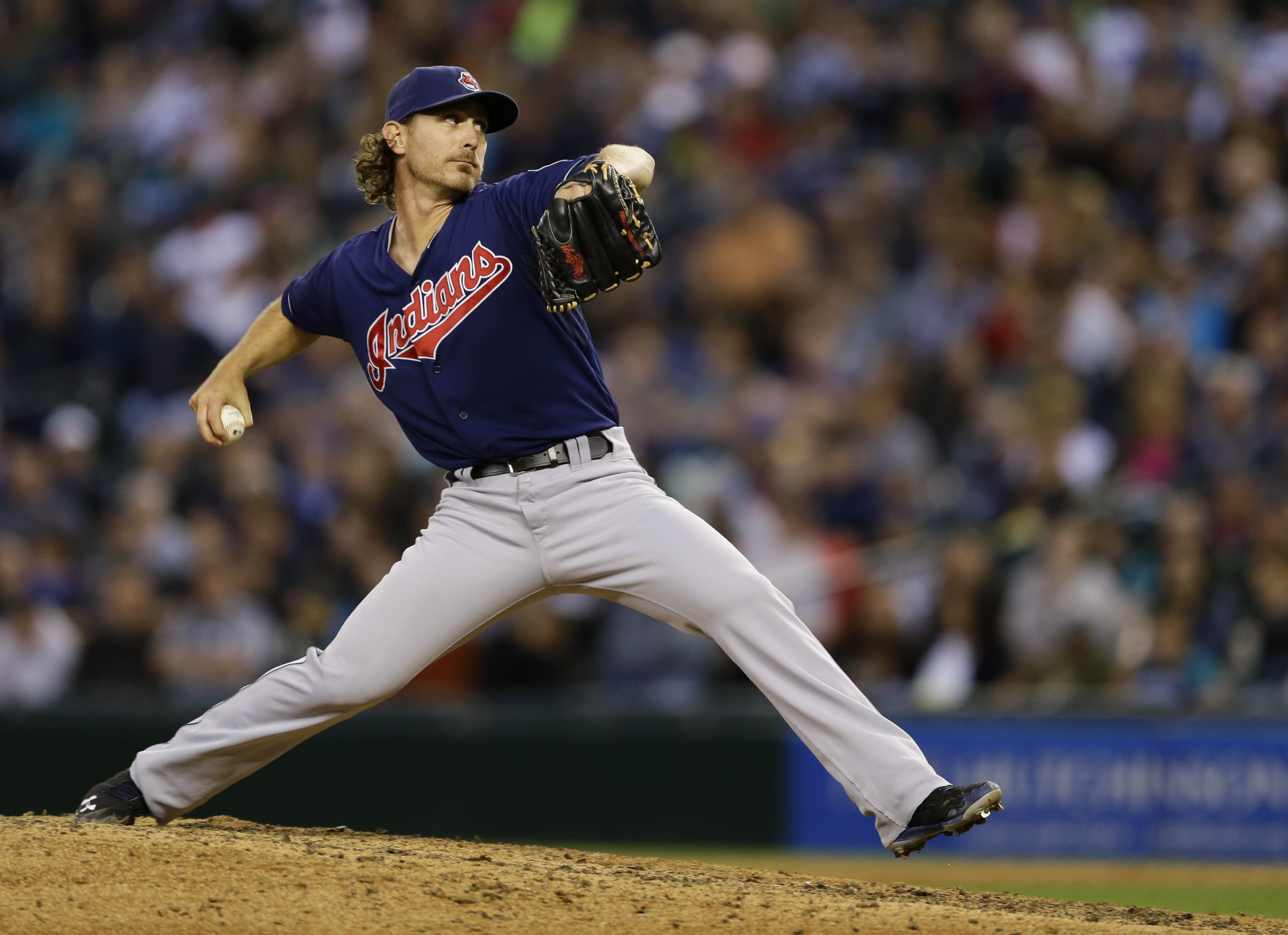 Indians' Tomlin 1-hits Mariners in 5-0 victory