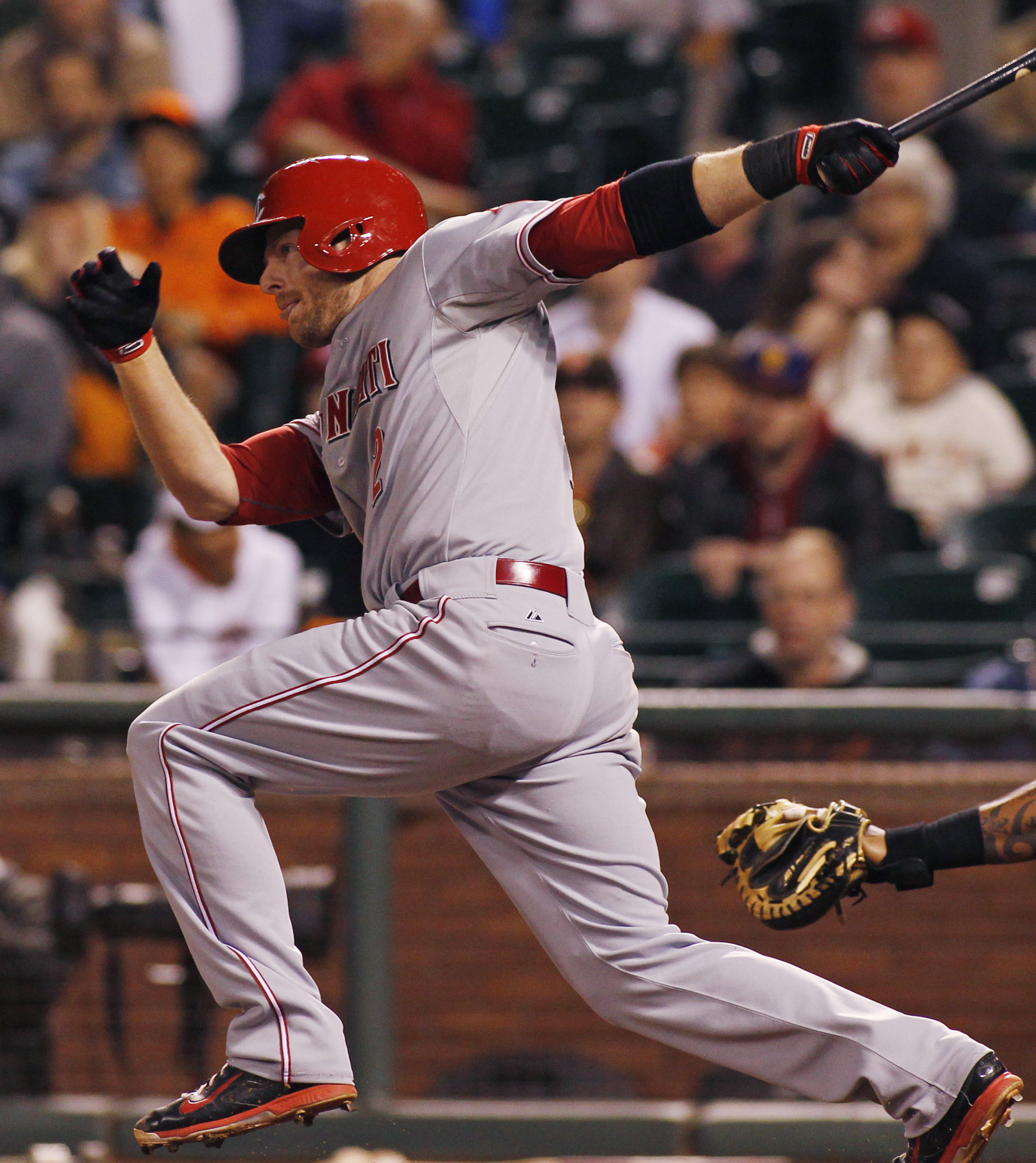 Cozart, Reds score 5 in 11th to beat Giants 7-3