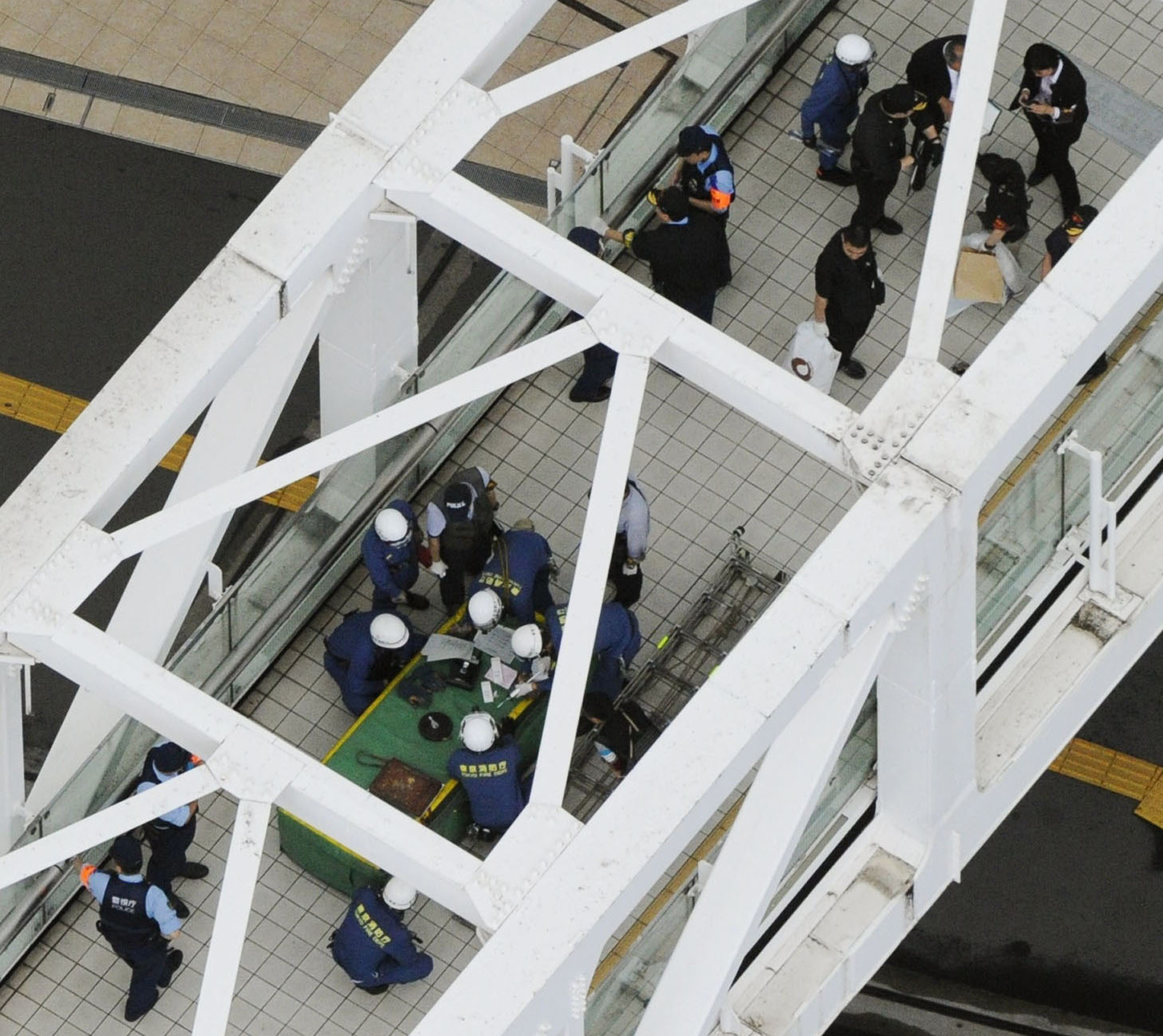 Man sets self afire in Tokyo in apparent protest