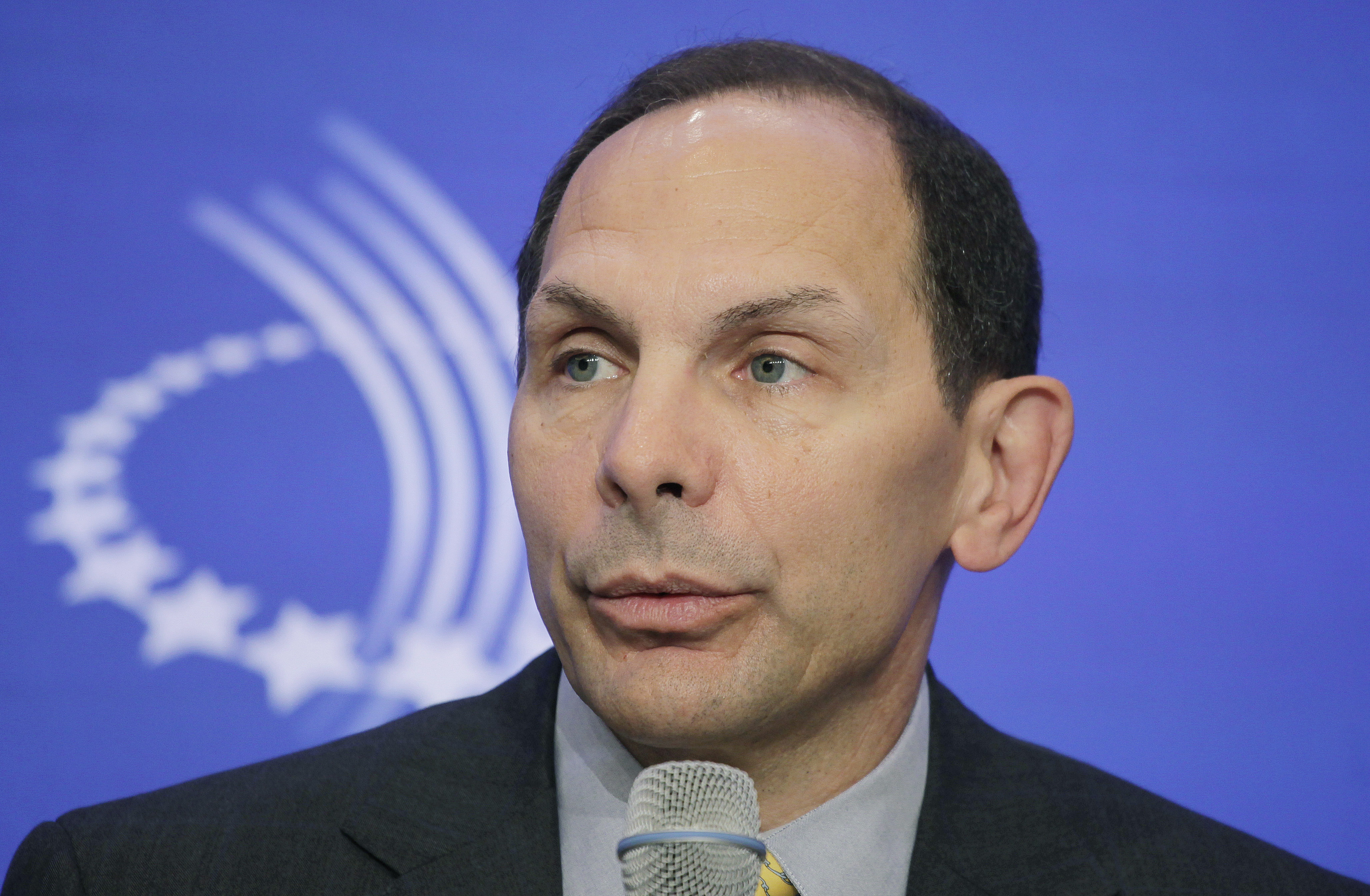 Obama picks ex-P&G head to lead Veterans Affairs