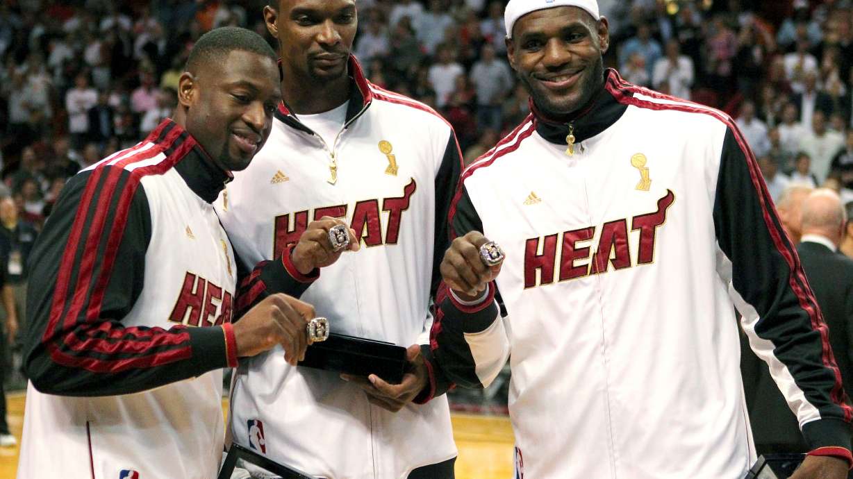 Bosh tells Heat he opts out