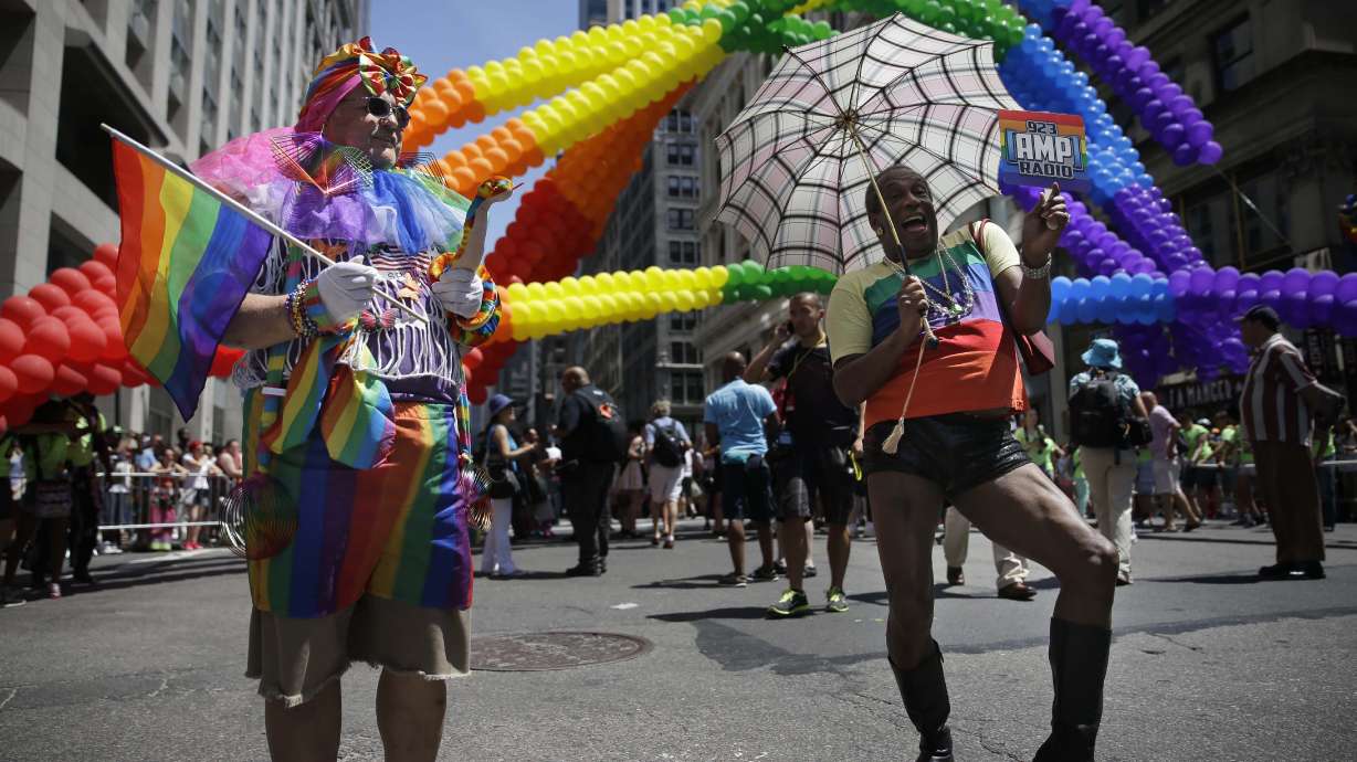 Crowds gather for NYC gay pride march