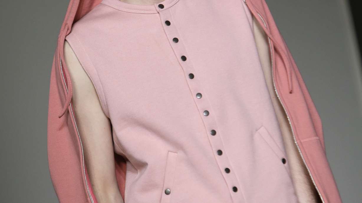 "Thin is in" on final day of Paris menswear