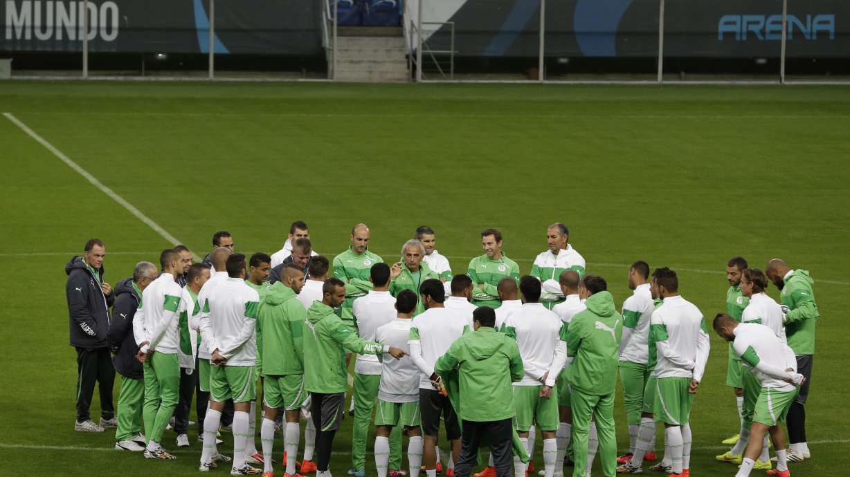 Algeria coach: fasting up to players at World Cup