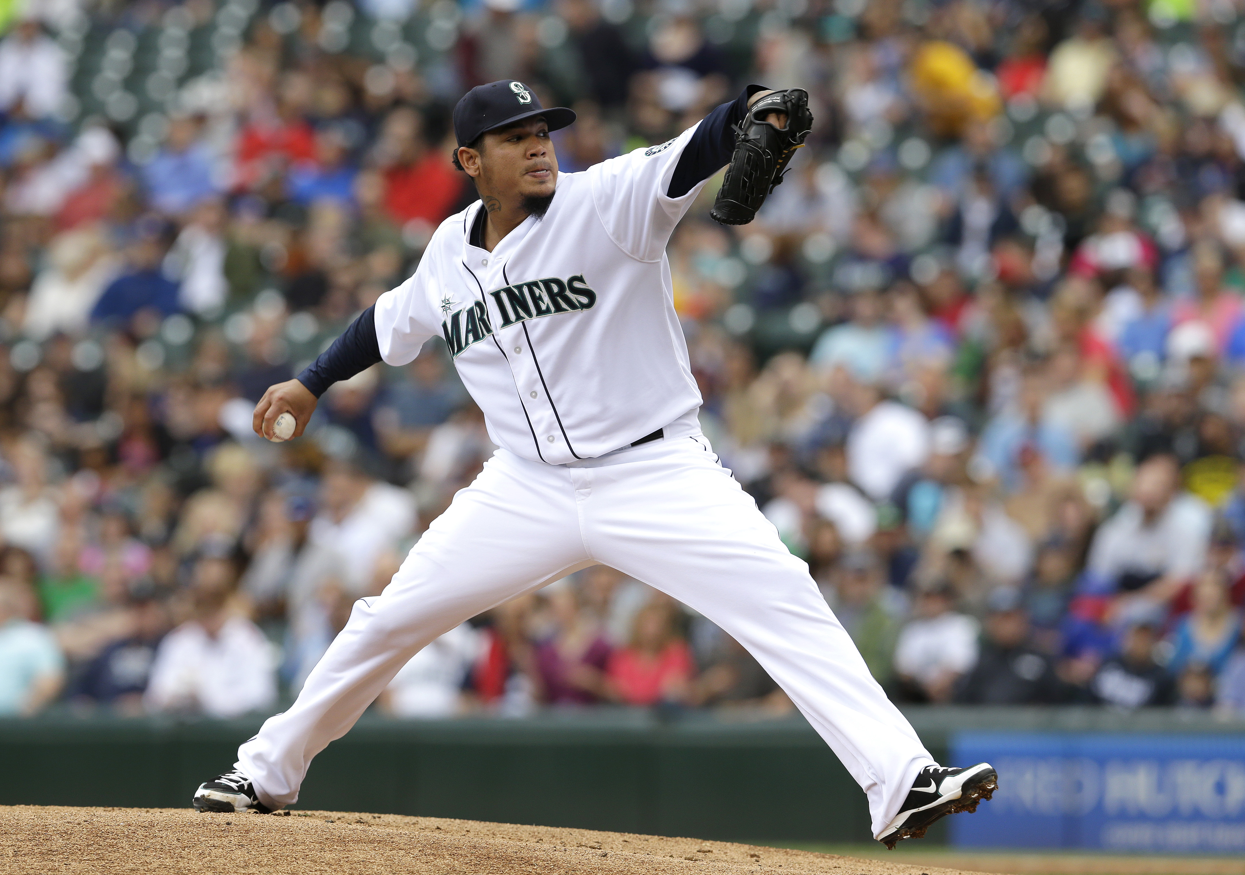 Indians held to 1 hit by Hernandez, Mariners 3-0