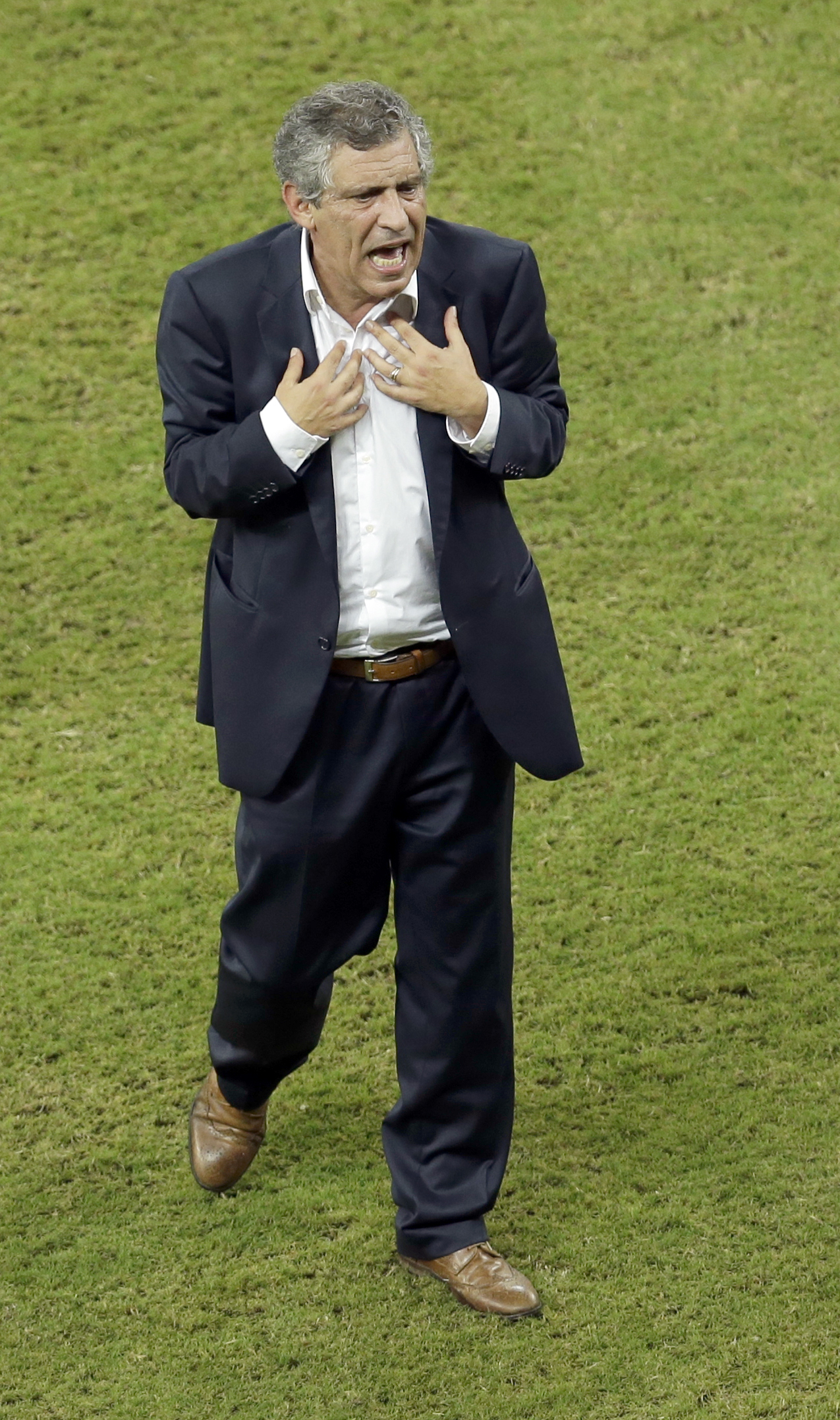 Santos on his sending off: Ref had double standard