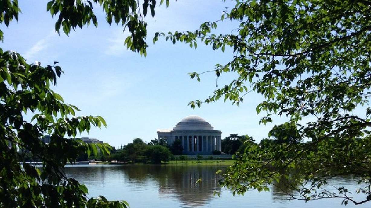 How to bike through the national capital monuments for less than $10