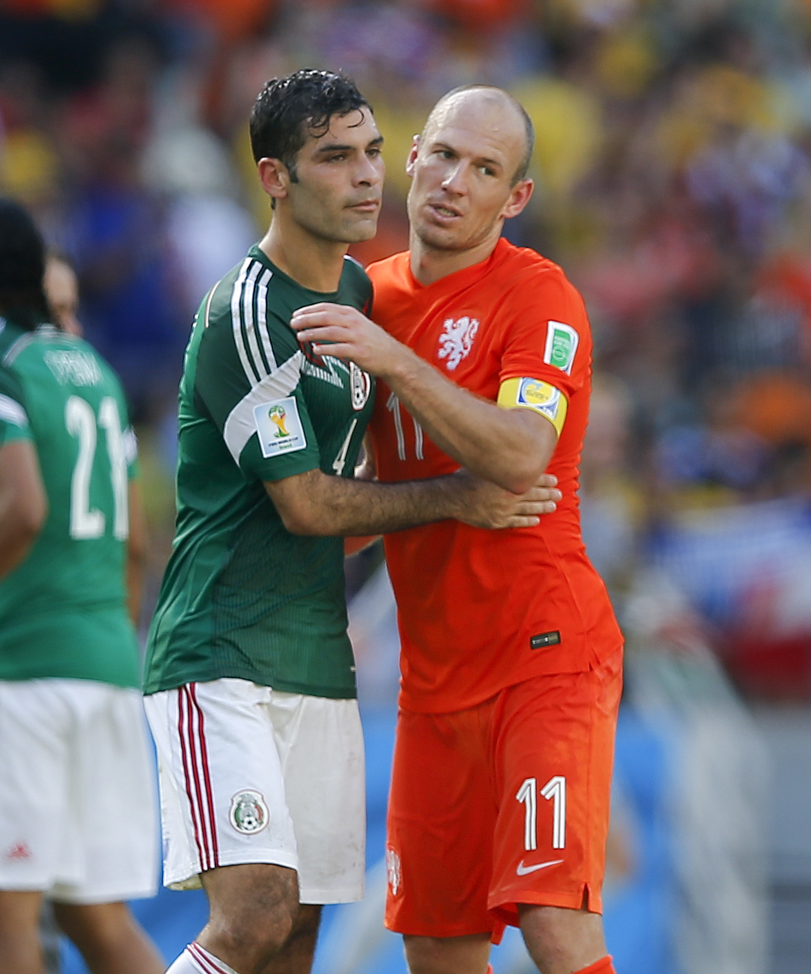 Robben free to play on despite 'diving' comments