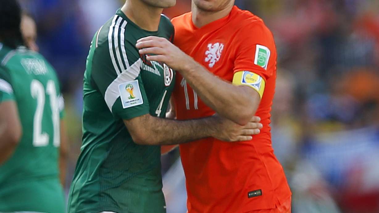 Robben free to play on despite 'diving' comments