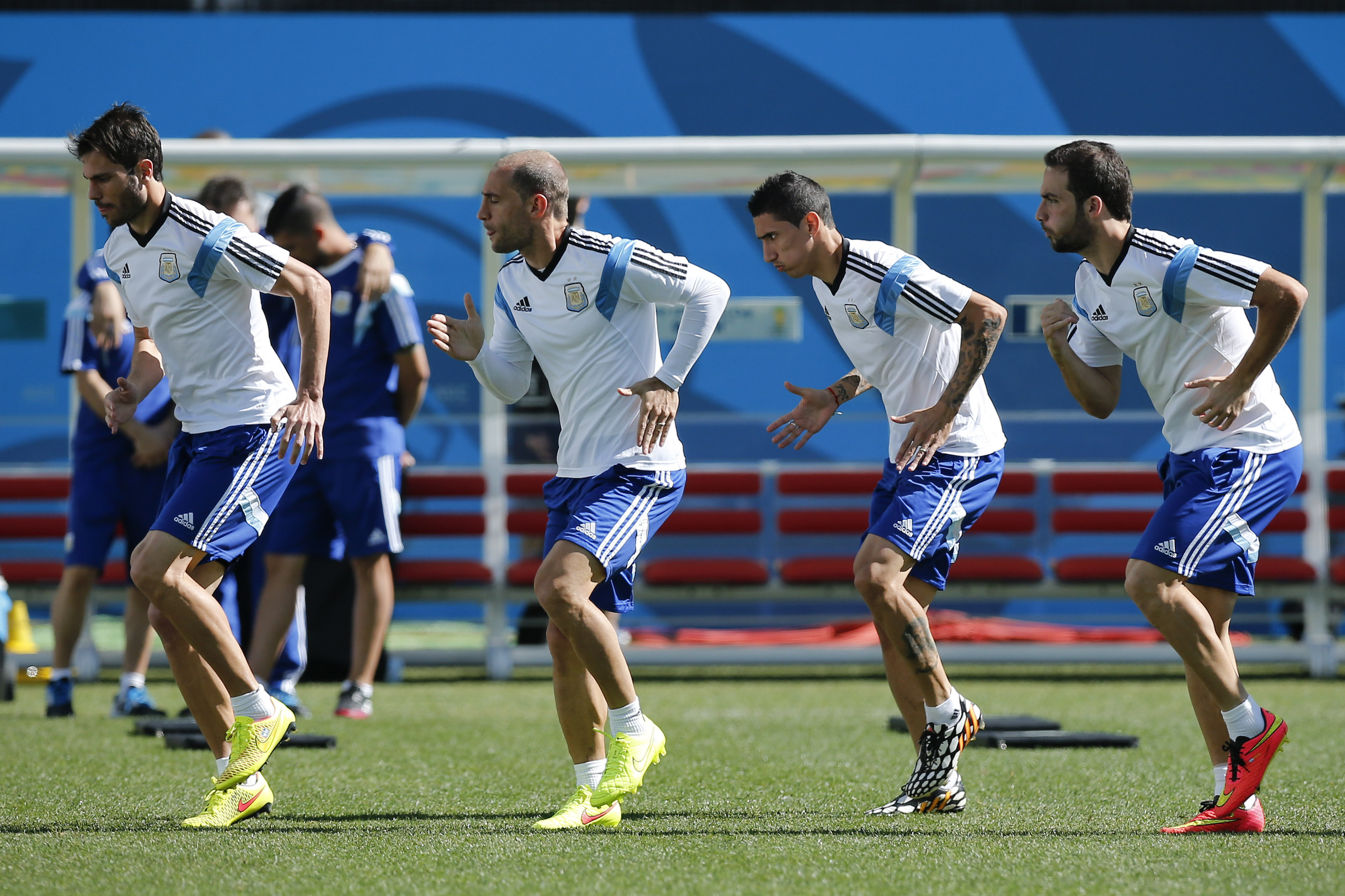 Argentina practicing penalties before Swiss match
