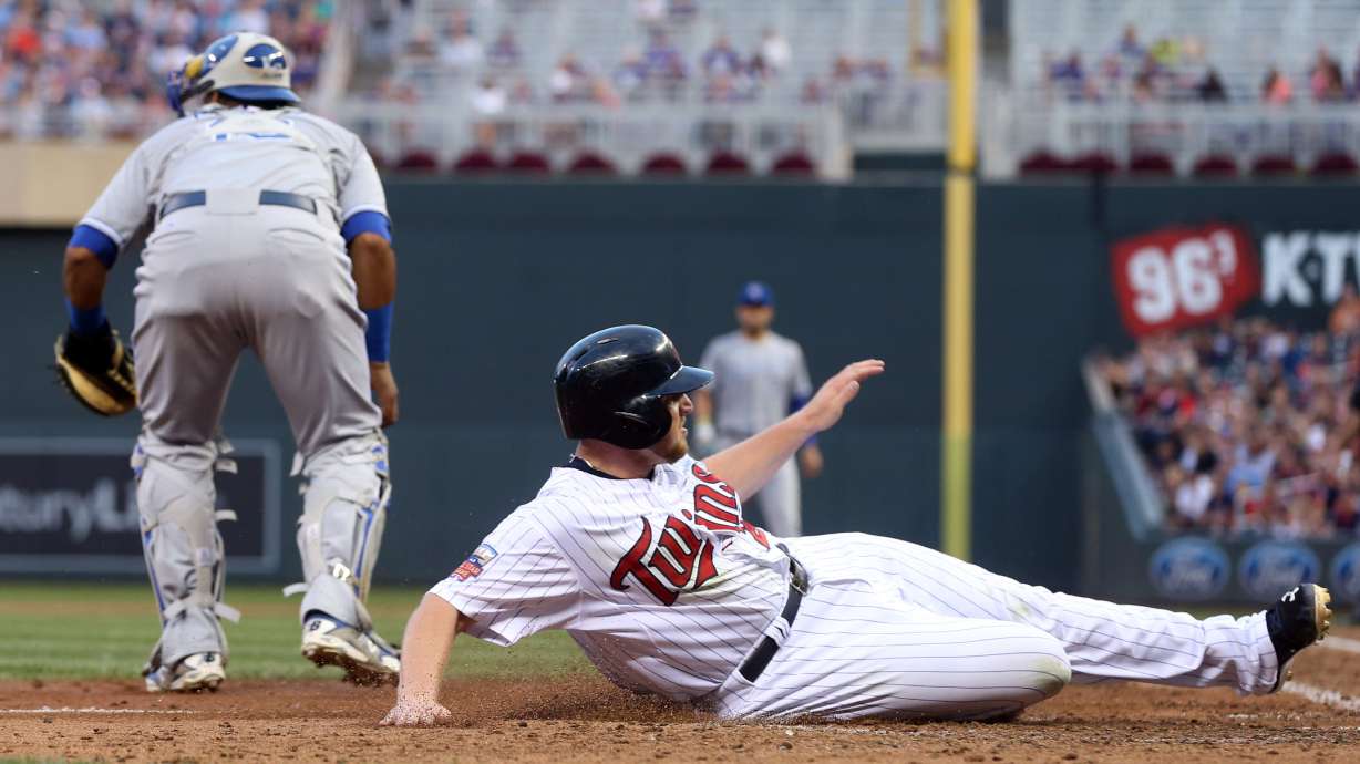 Royals beat Twins 6-1 in series opener