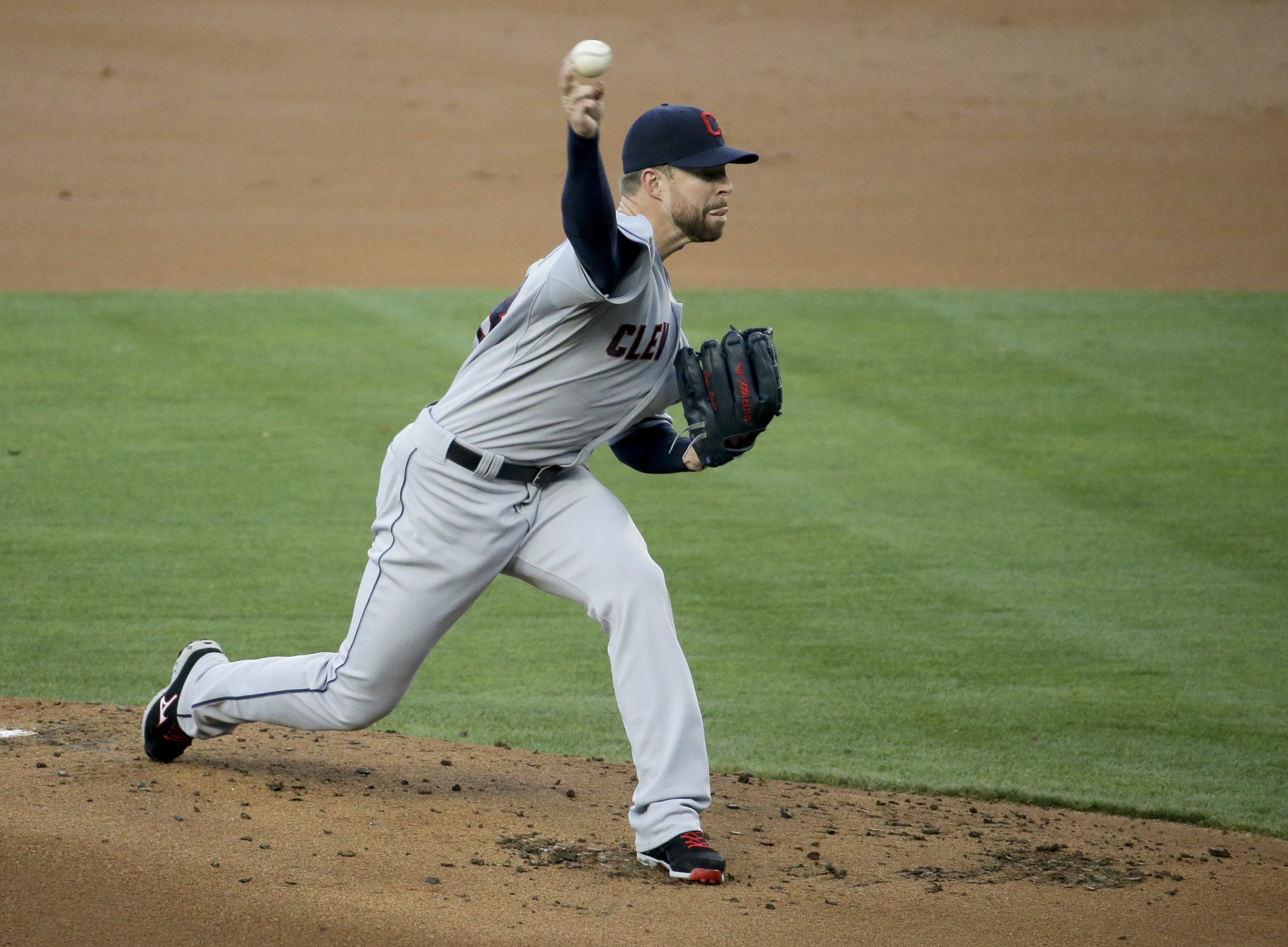 Haren 1-hits Indians through 7 in Dodgers' 1-0 win