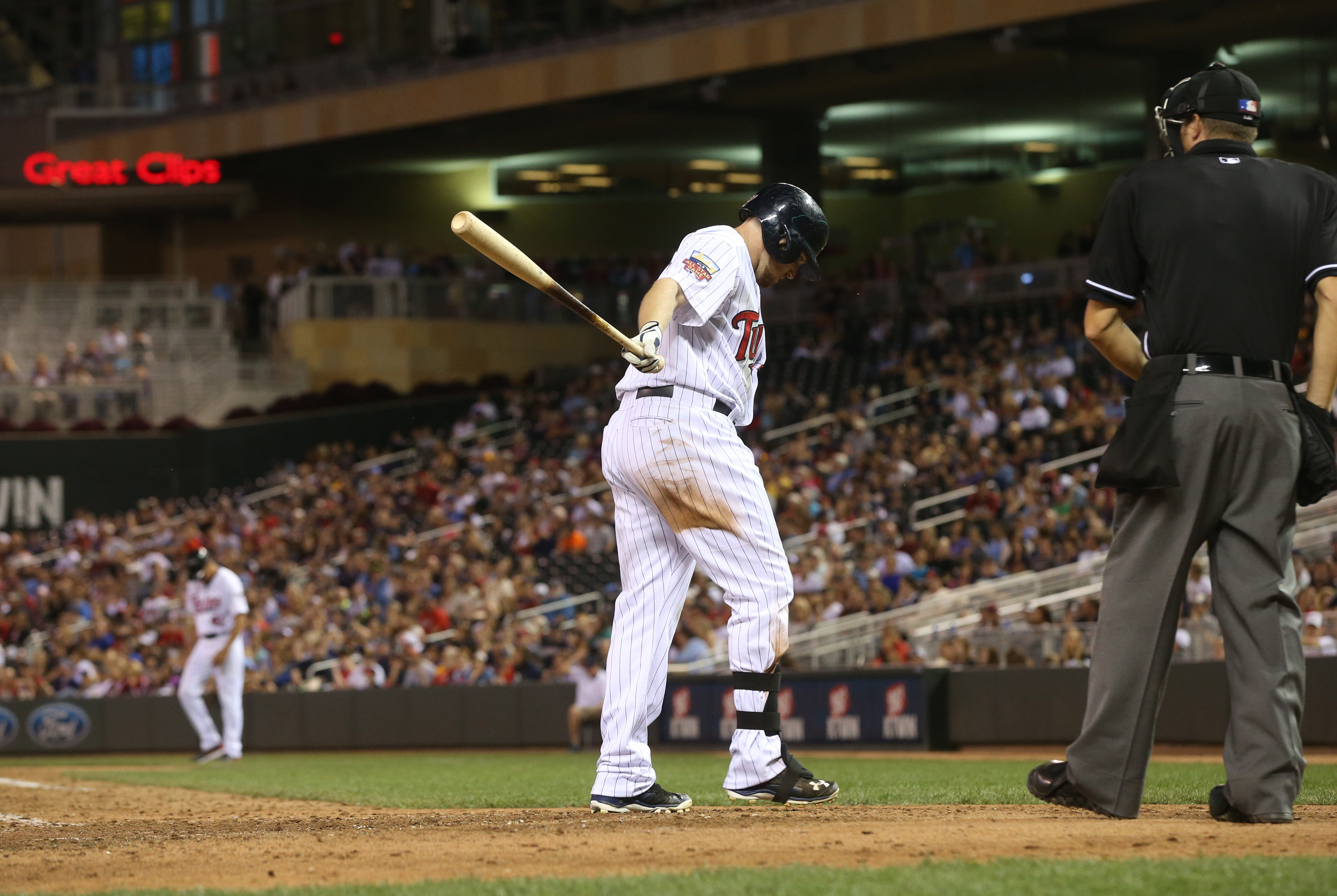 Twins shut down by Royals in 6-1 loss