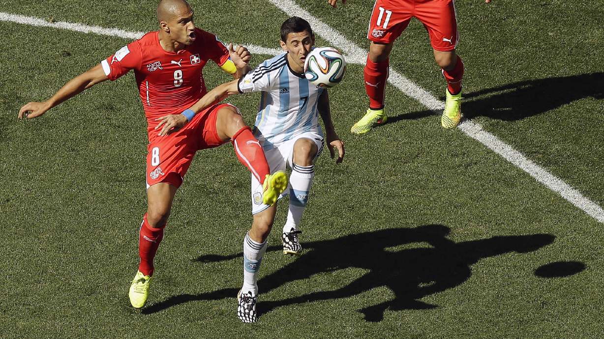 Argentina sticks to script with late winner
