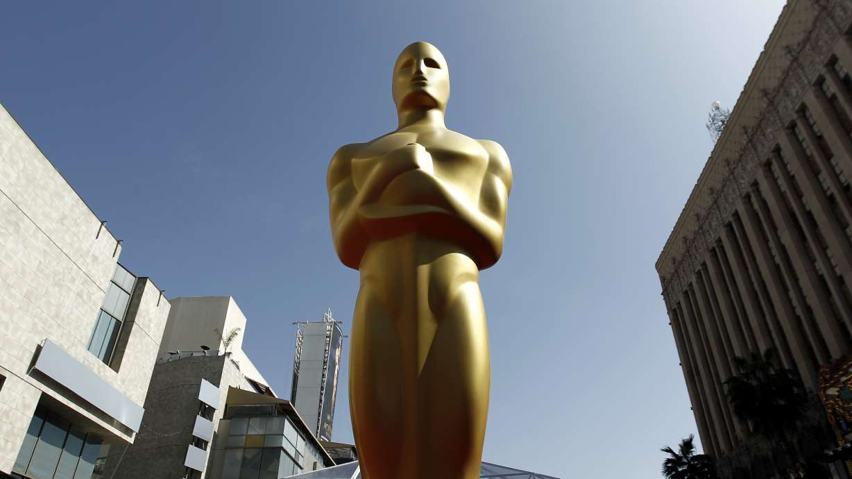 Academy sues over auctioned Oscar statuette