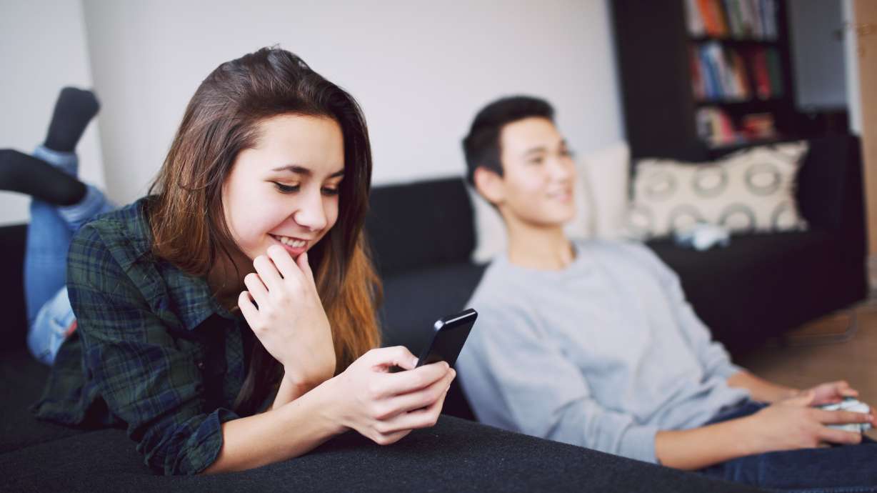 10 signs you might be addicted to your smartphone