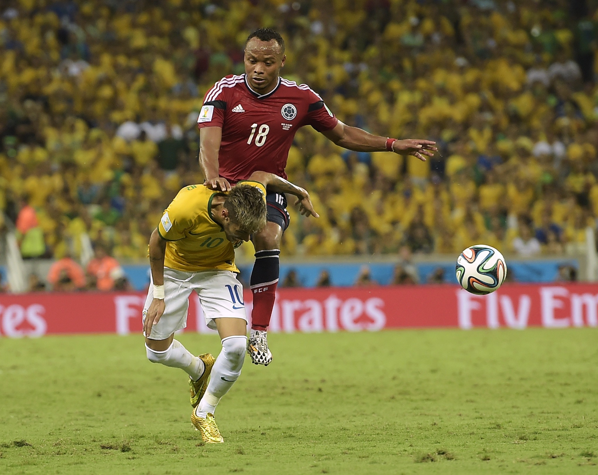 Zuniga apologizes to Neymar for tackle