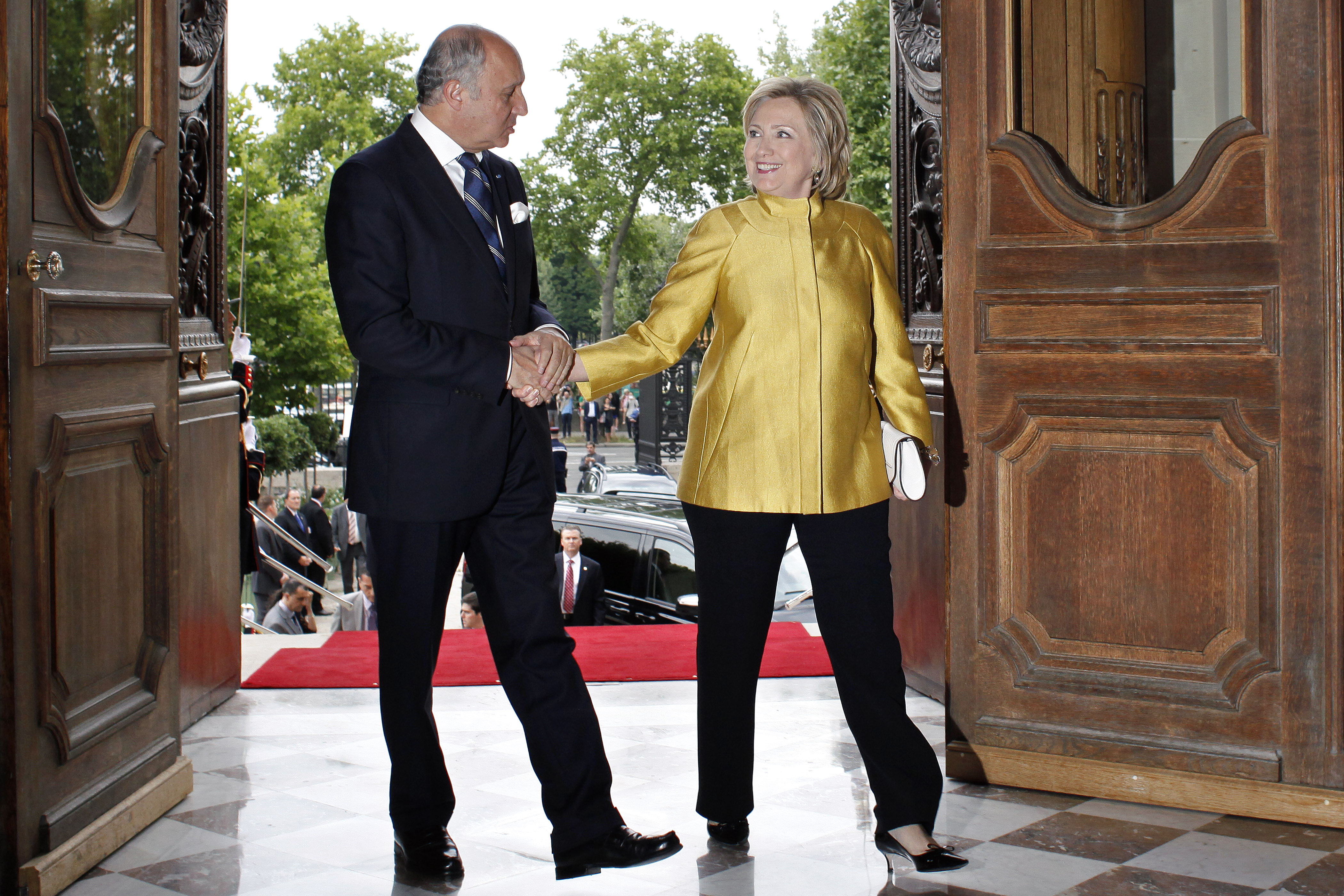 Hillary Clinton: US-Europe must nurture ties