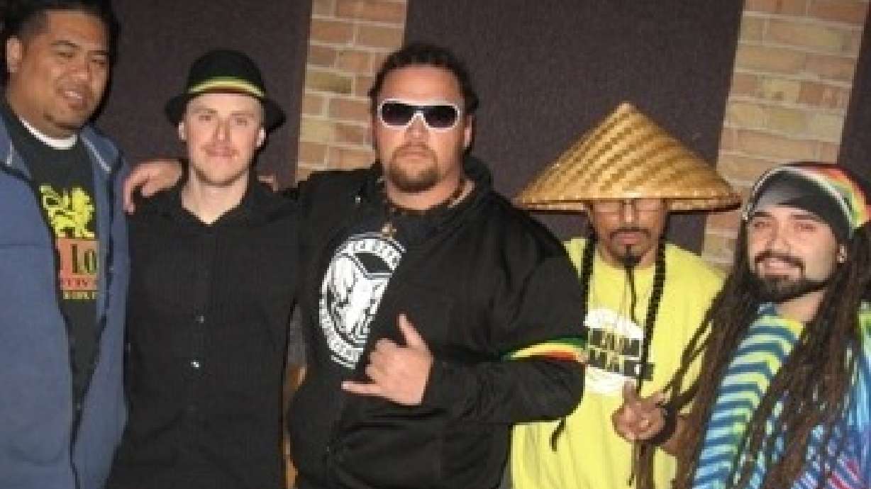 Reggae band Bludgeon Muffin plays in music festival