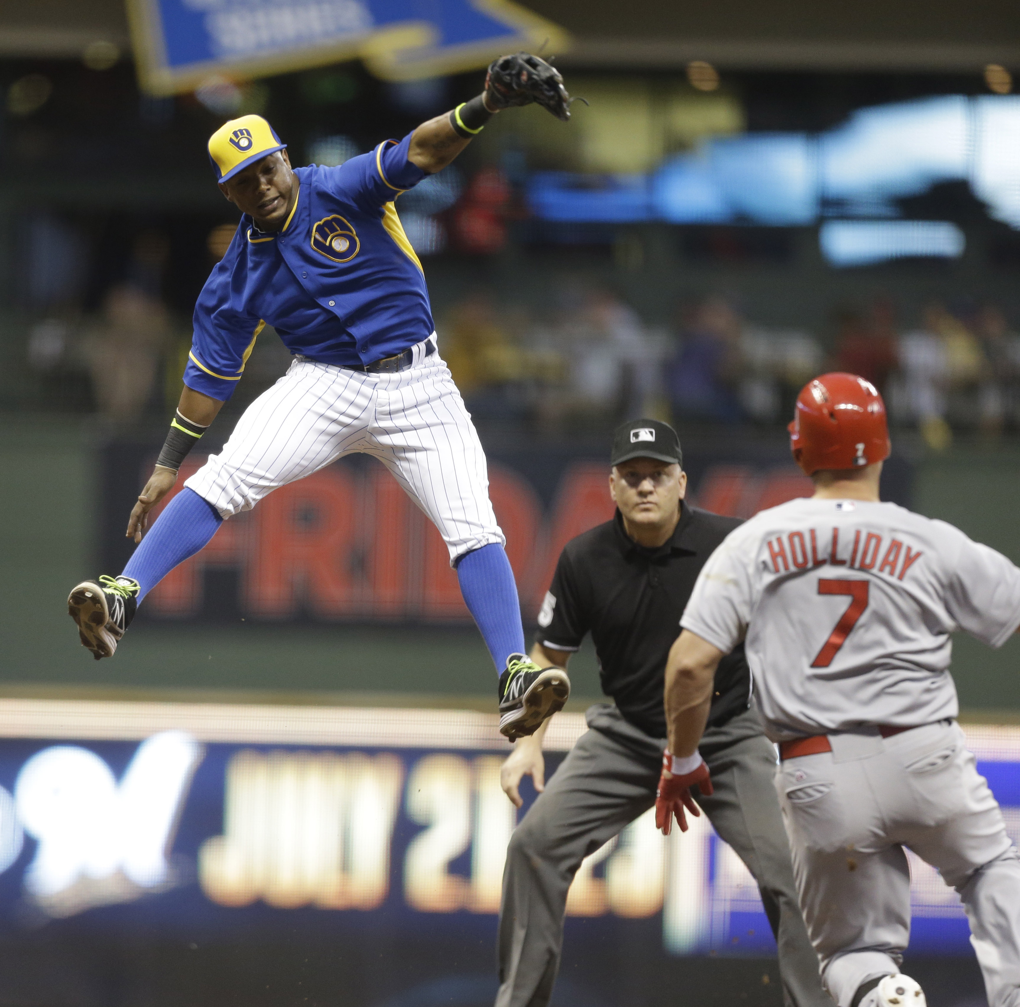 Segura leaves Brewers after infant son's death