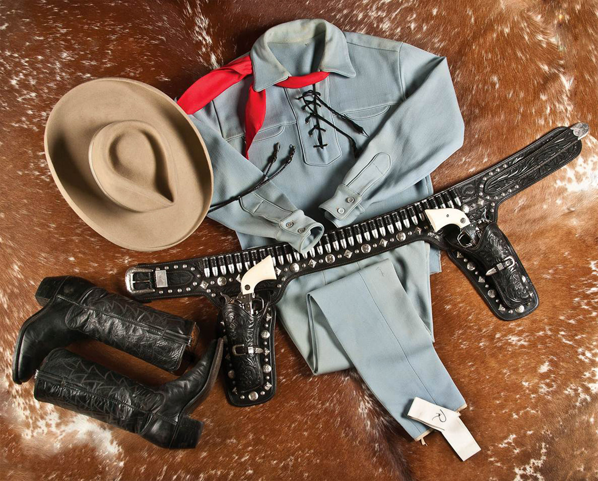 Lone Ranger actor's outfit sells for $195,000