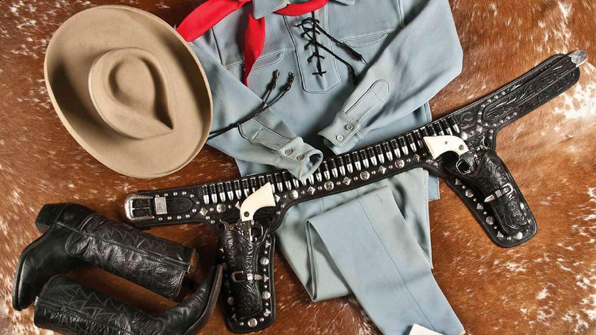 Lone Ranger actor's outfit sells for $195,000